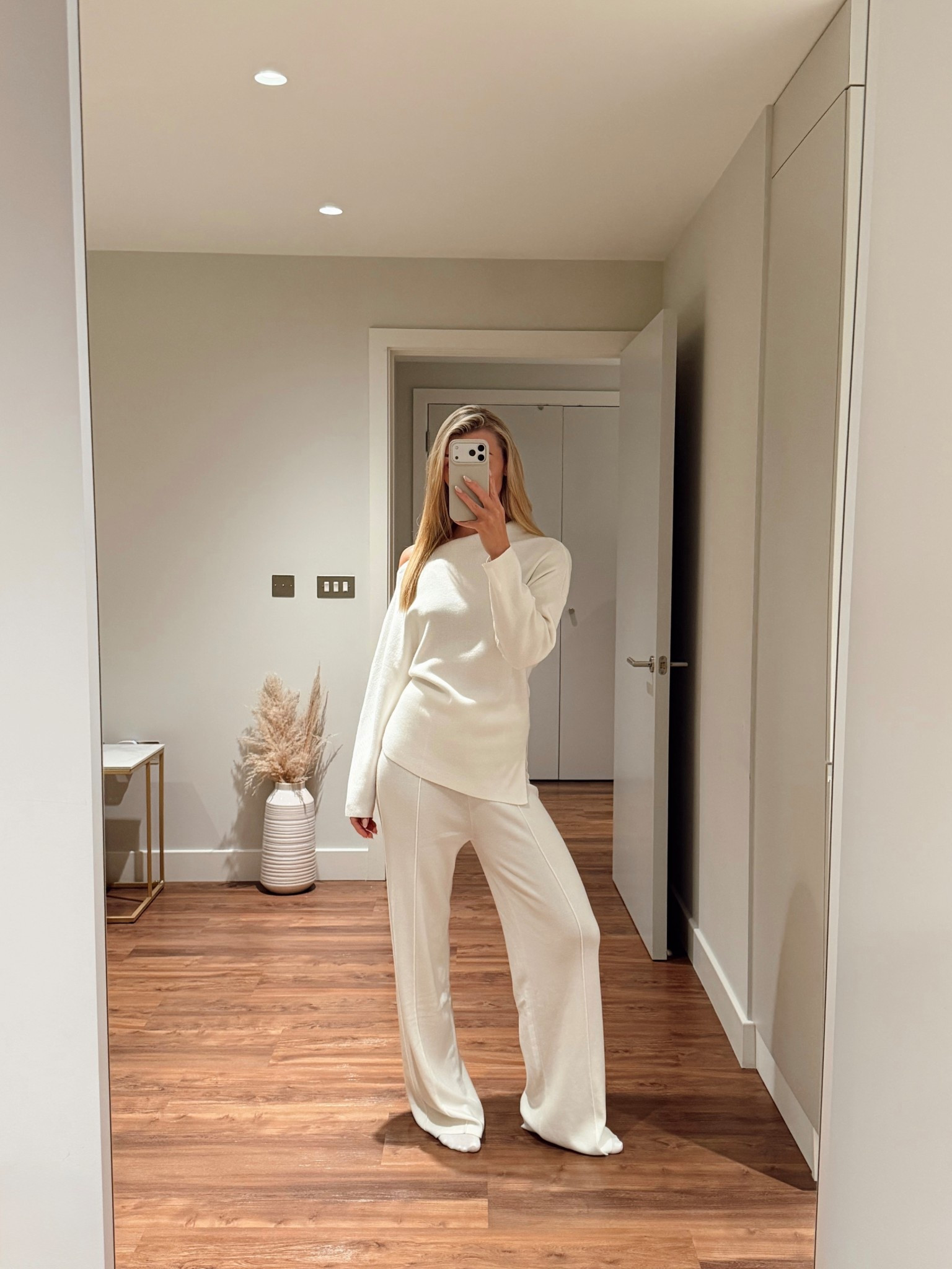 What I plan to wear on Christmas Day morning 🤍 it’s so comfortable and stretchy! I just love loungewear that feels and looks cosy, chic & elevated ✨ 

What’s your traditions on Christmas morning? We’re just winging it but I can’t wait to pop open some champagne, give my friends & family their presents, and have a gorgeous Christmas dinner (will definitely be dressing more glam for dinner)🥂 I hope you all have a wonderful Christmas break! Xx


|
Chic Loungewear, Co-Ord Set, Luxury Loungewear, Elevated Basics, Christmas Day Outfit, Everyday Outfits, Winter Outfits, Cosy Loungewear, Cosy Outfits, Boxing Day Outfits, Cosy Night In. 

#LTKfestive #LTKwinter #LTKuk