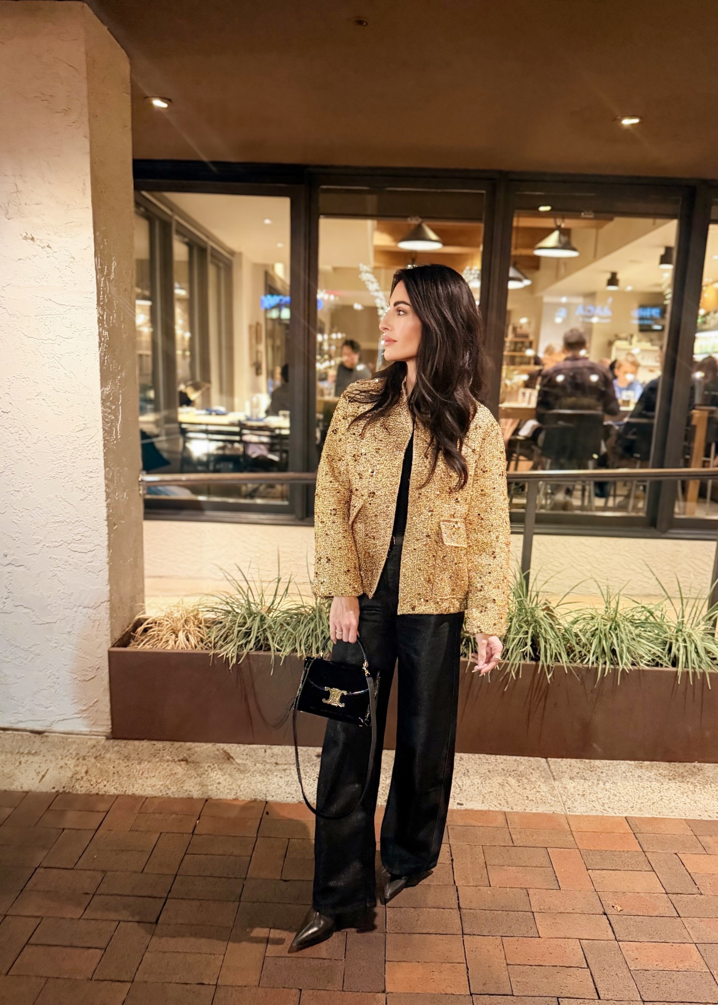 Proof that the right pair of black jeans does most of the work. Barrel fit, easy drape, wearable on repeat.

#LTKgrwm #LTKootd #LTKmomlife