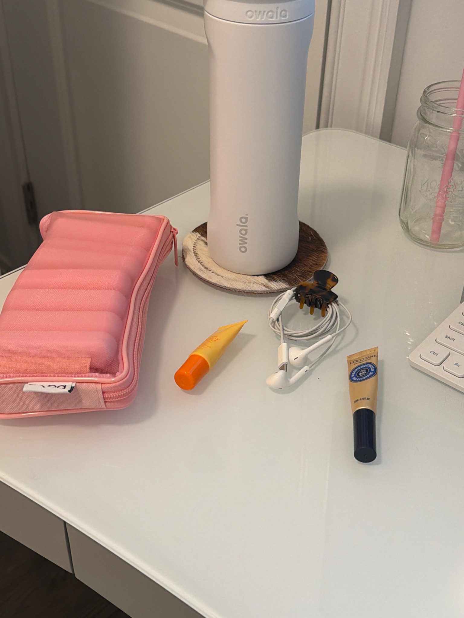 Daily work from home essentials 💌💪🏼📝📆

I normally take a break midday to get up from my desk and get some movement in so I’ll use my bala bangles for a little workout. 

#LTKdayinmylife #LTKHome #LTKmorningroutine