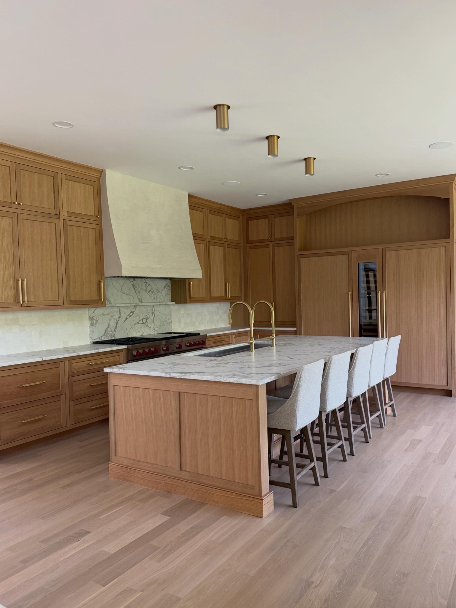 Kitchen counter stools, lights, and faucets

#LTKHome