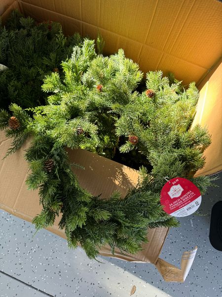 The perfect Christmas wreaths for only $17 at Walmart 