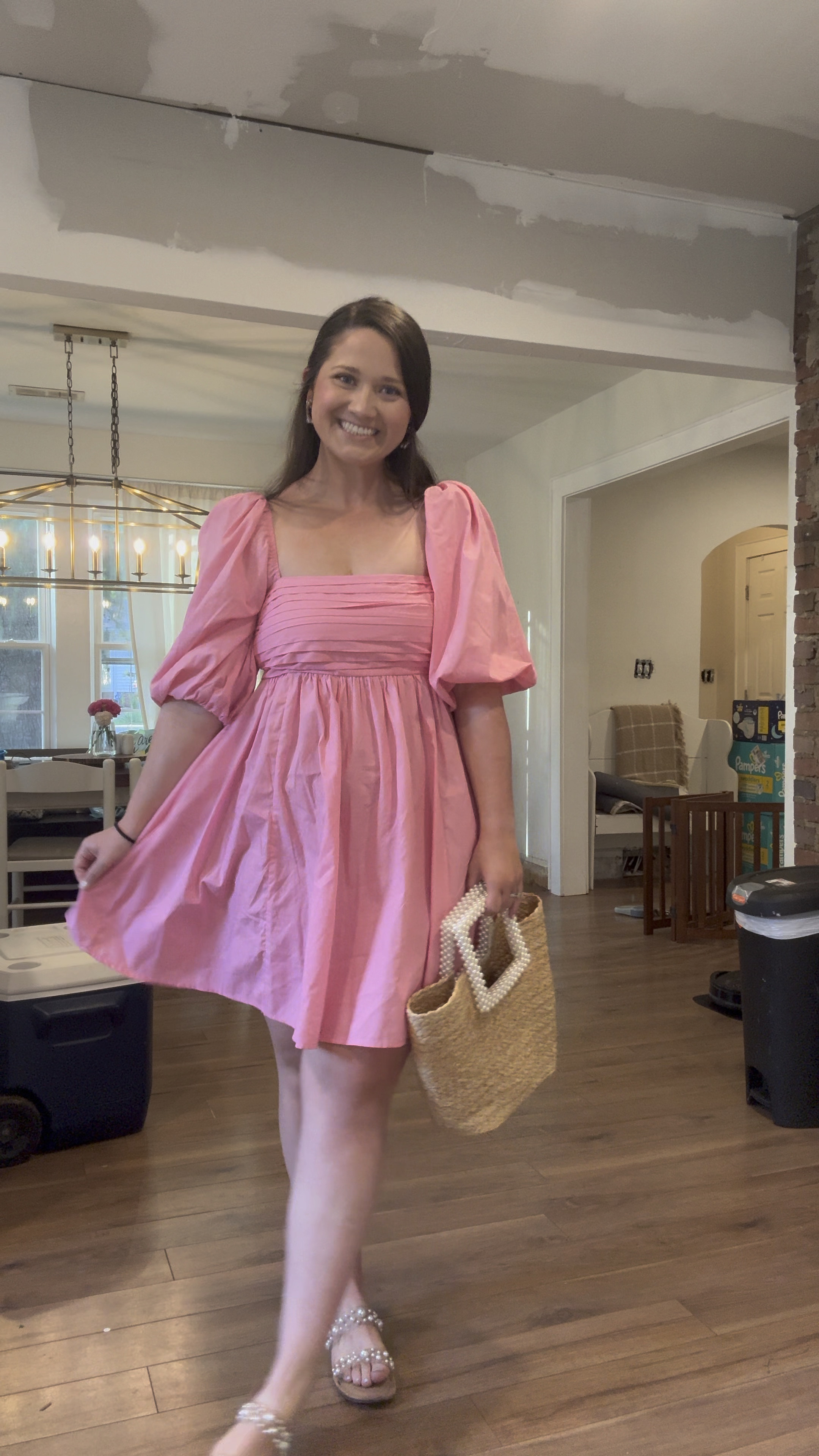 Summer date night outfit. Pink dress from Abercrombie 