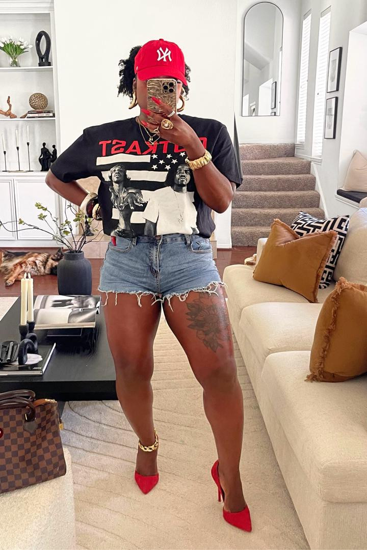 Love a graphic tee situation 🥰

#LTKFindsUnder100 #LTKStyleTip #LTKSeasonal