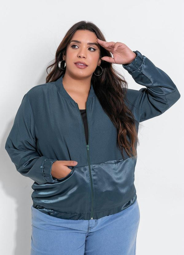 Mink - Casaco Plus Size Verde com Bolsos | Posthaus (BR)