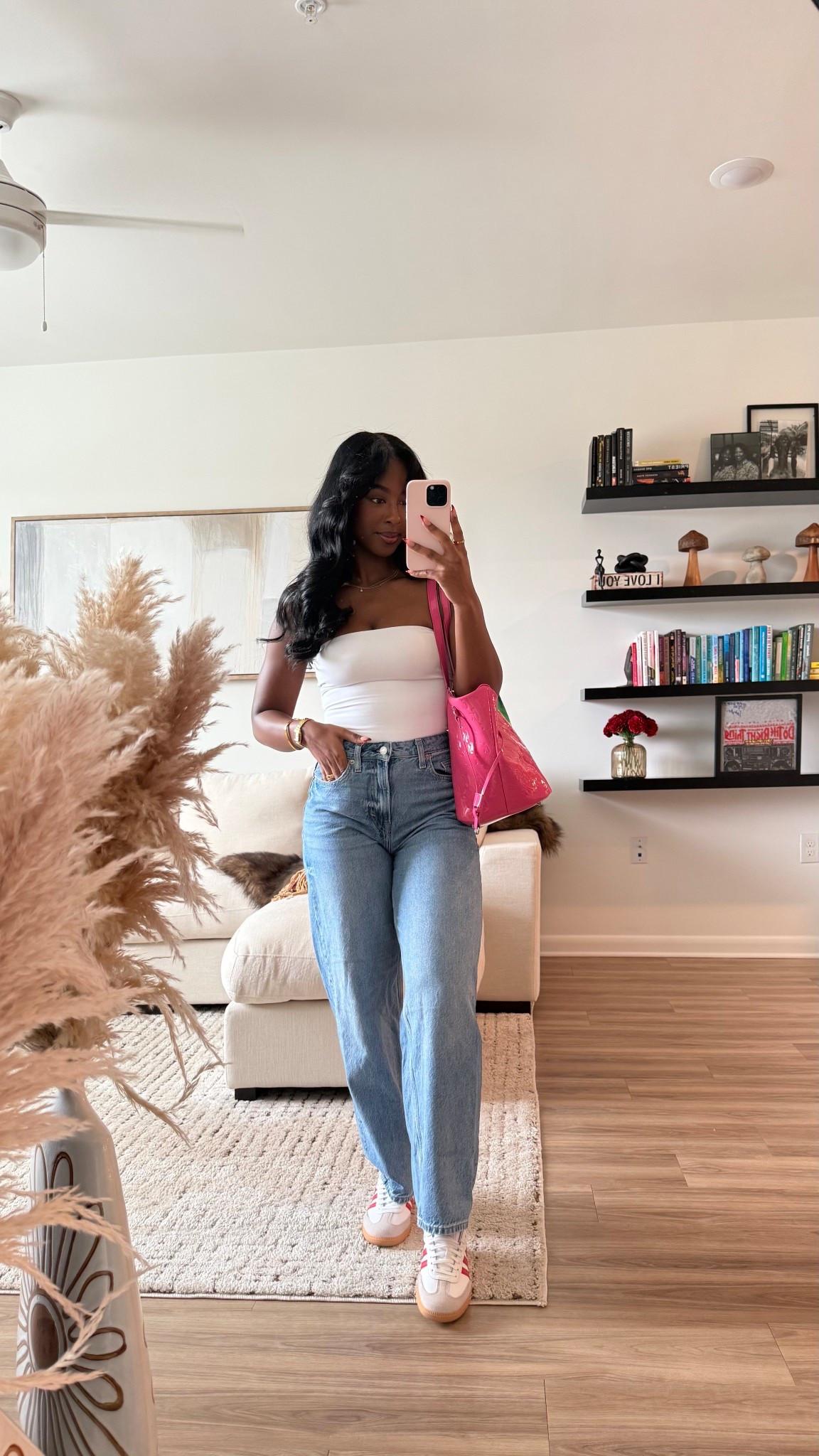 Outfit of the day✨
Top: extra small
Jeans: Size 2
Bag: Glamaholic Lifestyle

#LTKStyleTip #LTKFindsUnder50 #LTKFindsUnder100