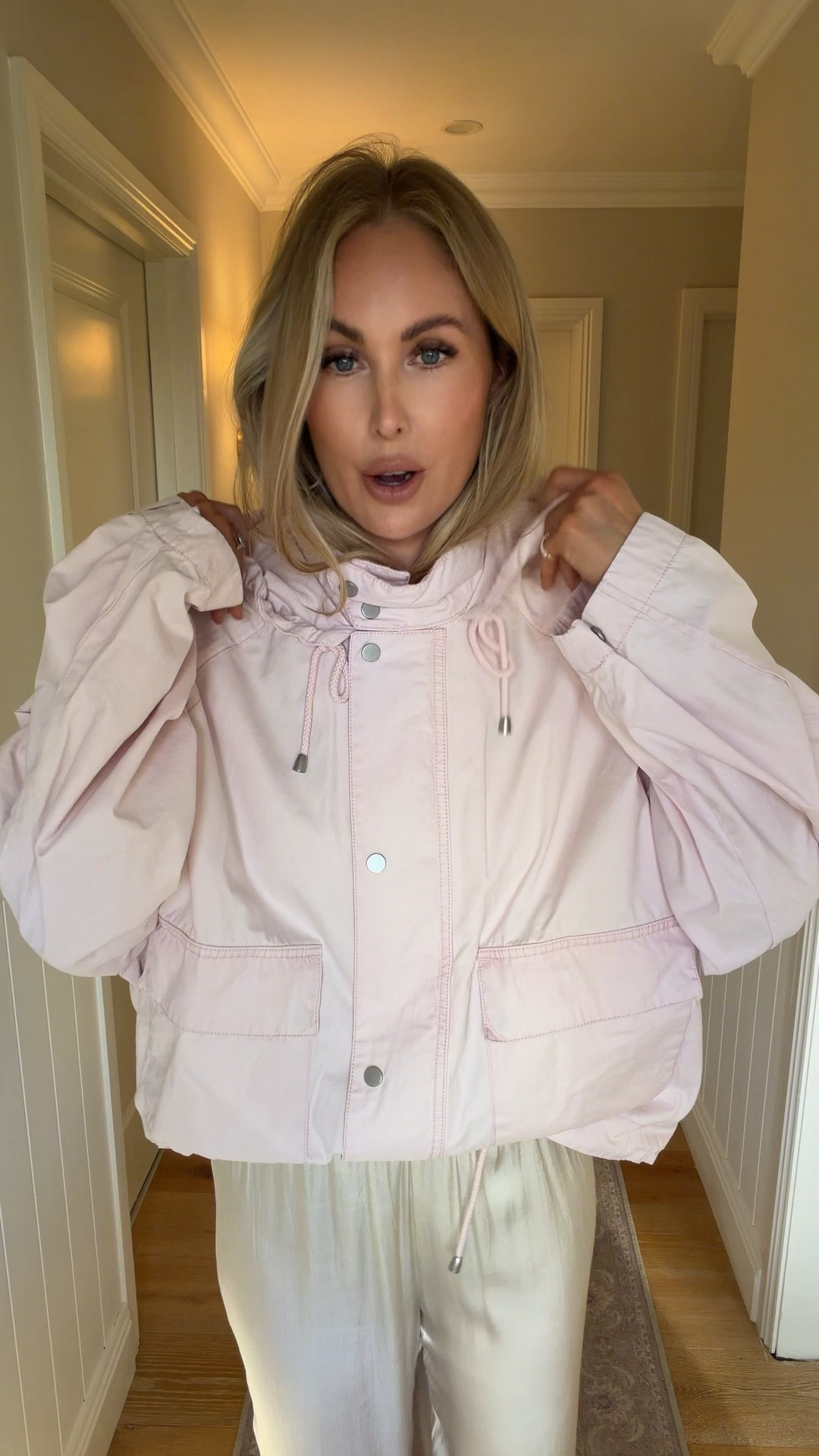 The @Zara haul continues! 

I’m obsessed with the pink jacket - it would look so fresh styled back with white or light denim. If you love a pop of pink, this is a 10/10 from me. Also heading into next spring… it’s going to be stunning.

The check shirt I’m wearing is a size large, and I’d say it fits more like a 12–14. It’s nicely oversized without being too much. The website lists the tones as grey, but in person it leans more khaki with navy (I think) and white running through it. If these are the colours you’re loving this autumn - I do approve of this! Love that it’s a light flannel fabrication, too!

#LTKaustralia #LTKautumn #LTKstyletip