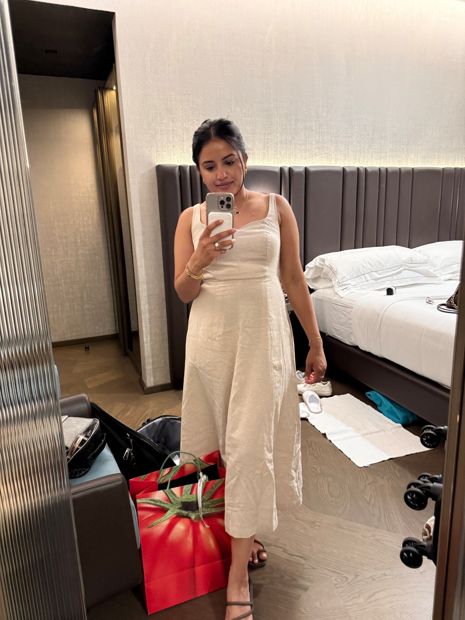 The perfect linen dress! Perfect to trow on and look put together in! 

#LTKFindsUnder50 #LTKItBag #LTKTravel