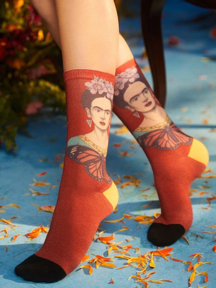 Frida Kahlo X SHEIN Butterfly & Figure Graphic Crew Socks | SHEIN