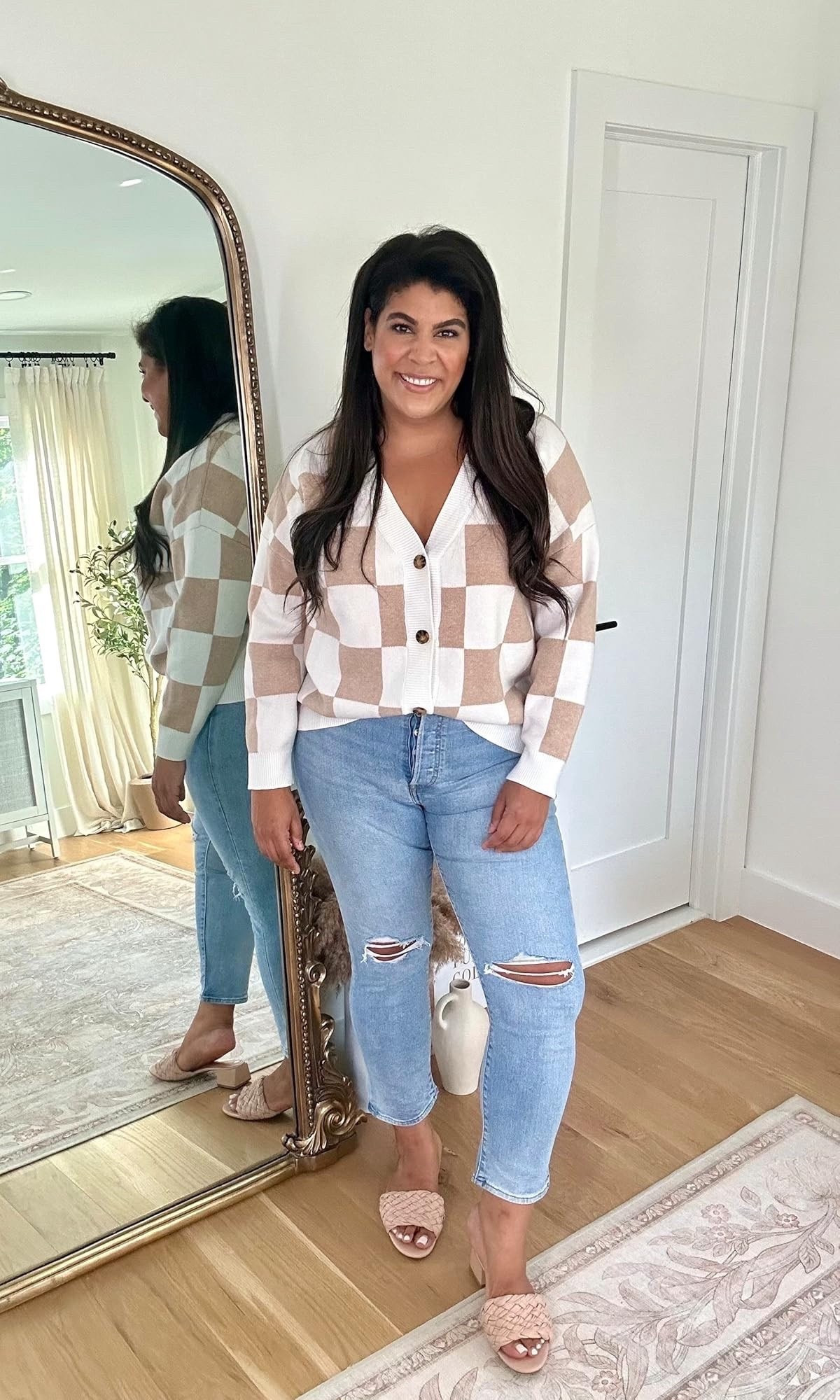 midsize fall outfit idea — I’m 5’9” 38D size 12 /XL wearing an XL in the cardigan & a size 32 in jeans! the sandals are tts!

#LTKSeasonal #LTKMidsize #LTKNYFW
