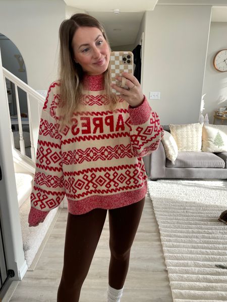 Holiday sweater 
Wearing xxl for oversized fit 