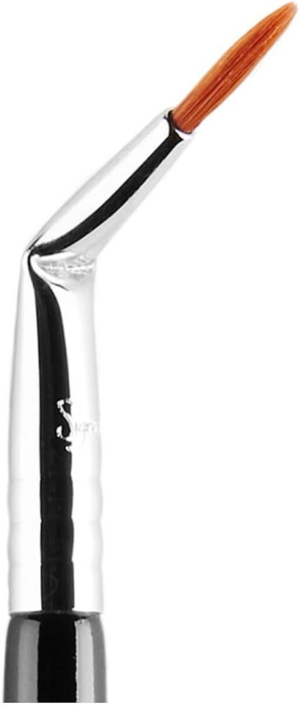 Sigma B12 Bent Liner Makeup Brush - Precise Eyeliner Brush for Gel, Liquid or Powder Eyeliner App... | Amazon (US)