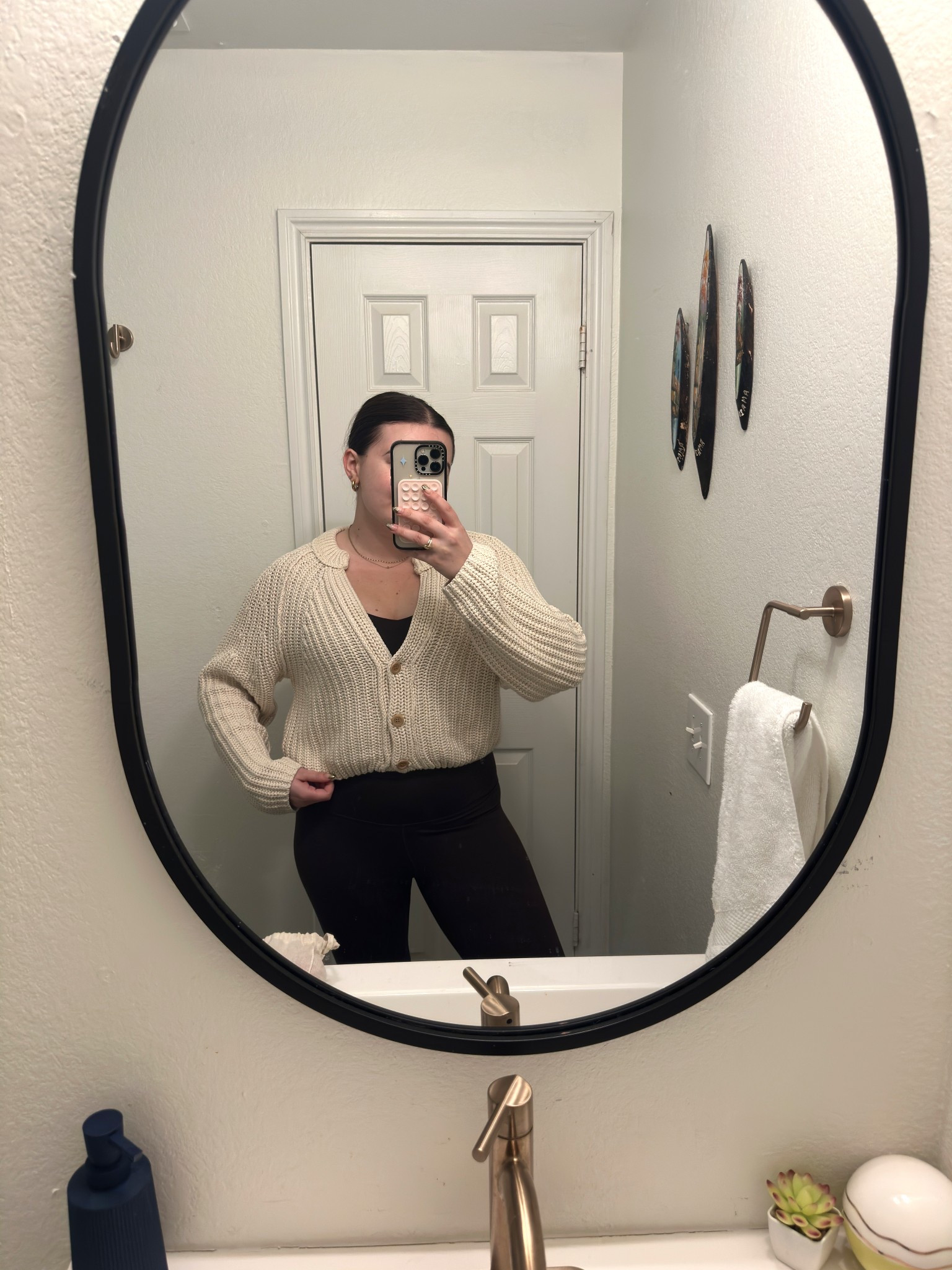 Most cozy set for exploring and traveling! Day 3 in Austin outfit 🥰

I’m wearing a M cardigan and size L tank and leggings

#LTKootd #LTKMidsize #LTKfitnessgoals