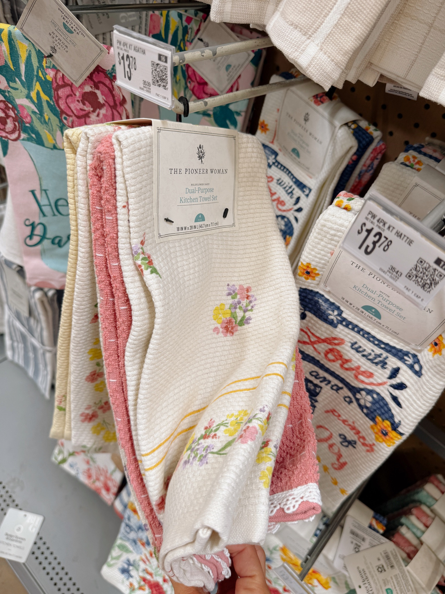 Vintage inspired hand towels 💗