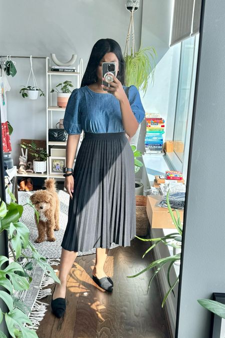Work outfit idea: Pleated skirt with Loft denim shirt 

#LTKworkwear