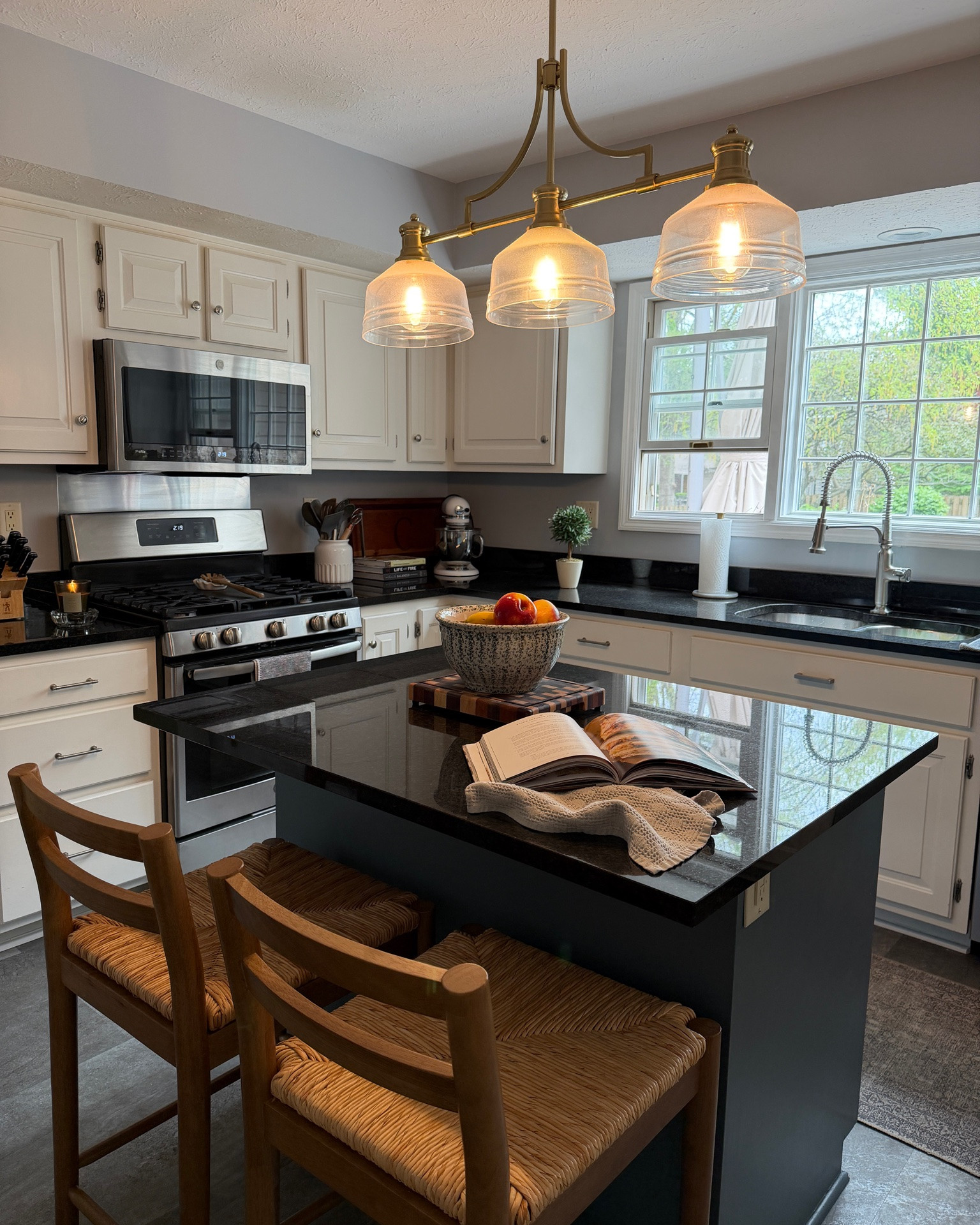 after looking for budget-friendly barstools that would actually work for our family, these are the kitchen counter stools I actually kept! Comfortable enough for dinners, sturdy enough for a toddler, and pretty enough to be the first thing you see in my kitchen. linked in every height (24" counter, 30" bar) and a few price points.





kitchen barstools, counter stools, counter height stools, bar stools, swivel barstools, kitchen island stools, woven barstools, leather barstools, 24 inch barstools, 30 inch barstools, kitchen seating, modern barstools, organic modern barstools

#LTKHome