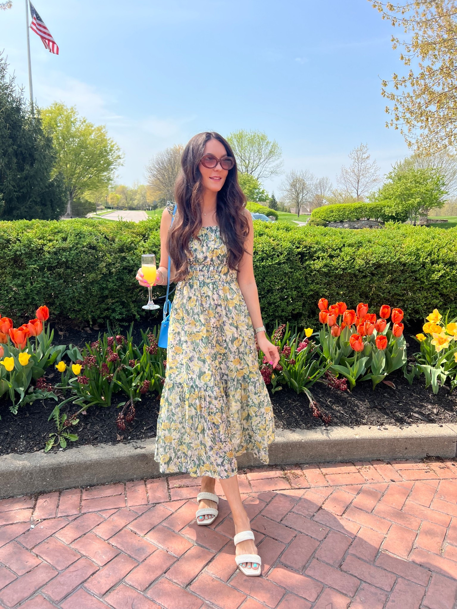 4/20 Easter Sunday brunch OOTD

Melloday dress 
Tory Burch handbag
Dolce Vita sandals 
Wedding guest
Maxi dress

#LTKShoeCrush #LTKTravel #LTKWedding