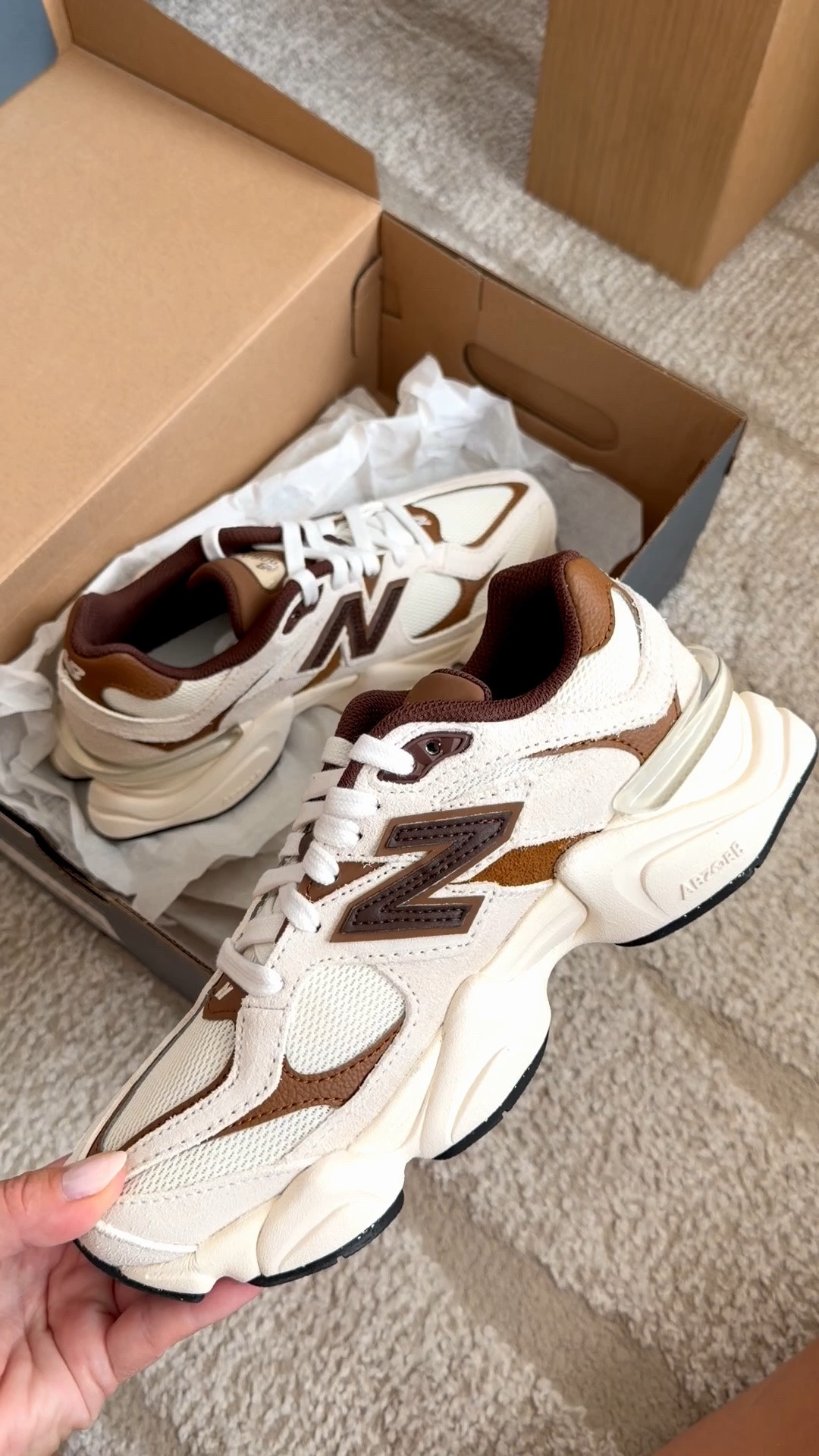 Obsessed with these sneakers 🤎🍂