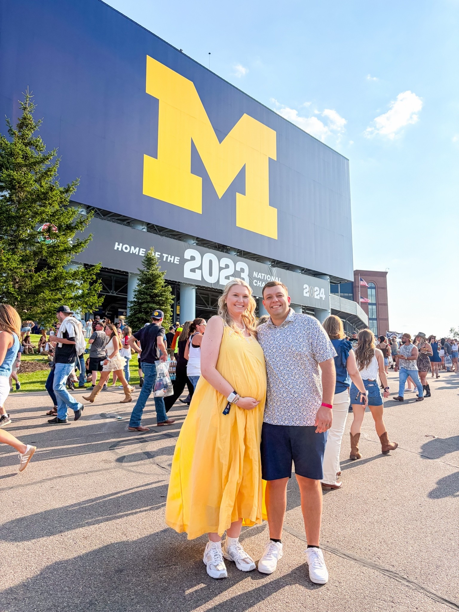What I wore the the Morgan Wallen concert in Ann Arbor 28 weeks pregnant!
#freepeople

#LTKBump