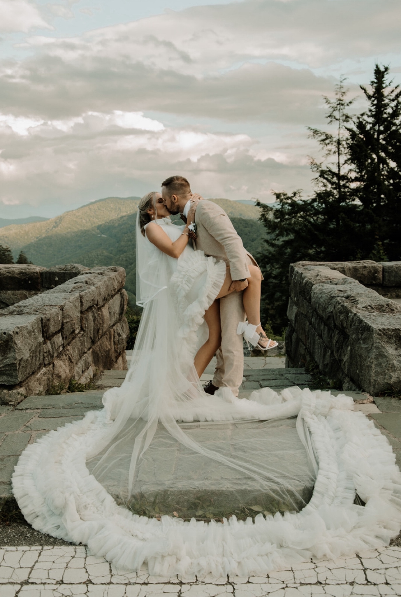 Another one for the shoes 🤩
Other perfect bridal accessories included 🤍
#Wedding #DestinationWedding #MountainWedding #Bride #Elopement #MiniWedding #BridalHeels 

#LTKFamily #LTKWedding