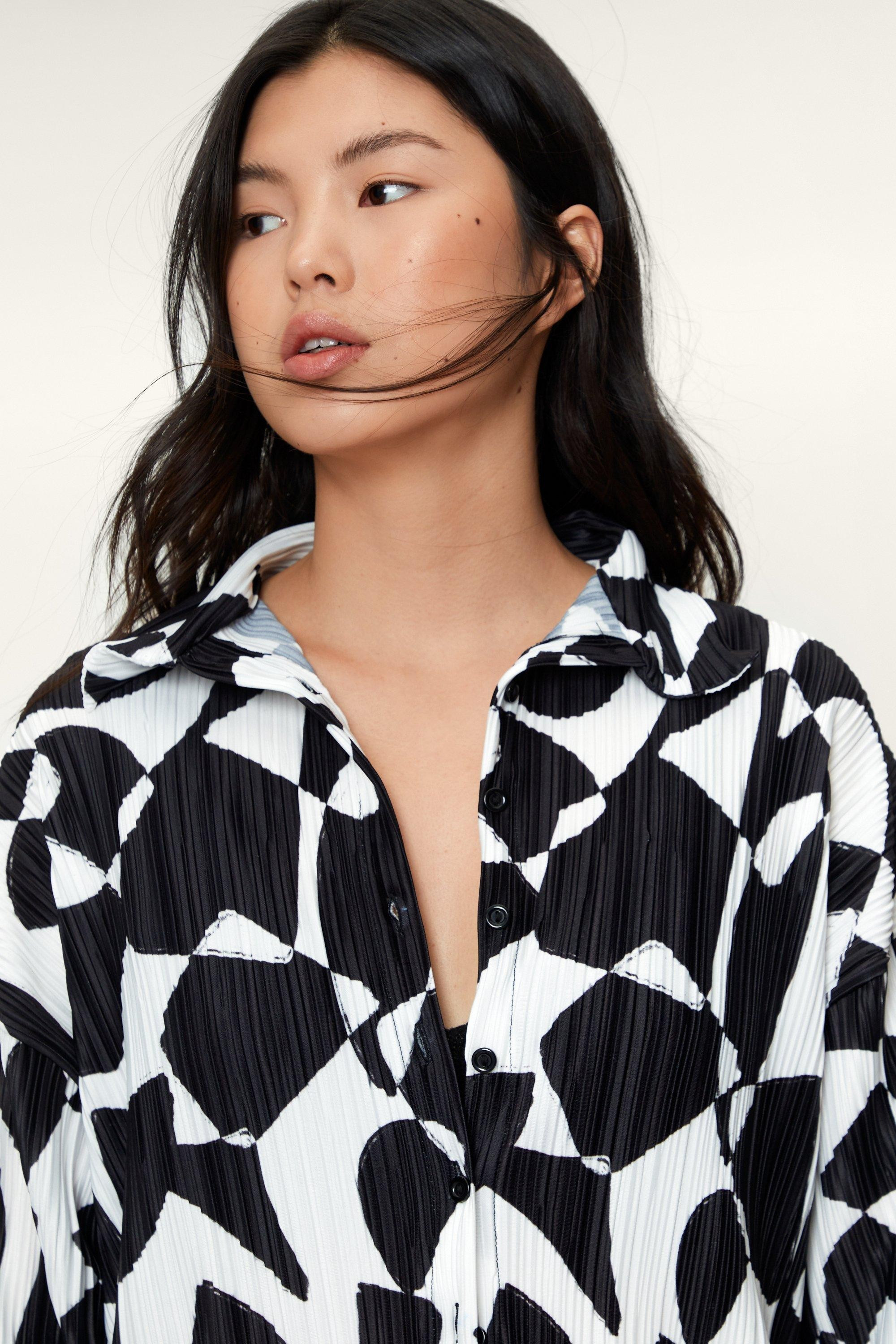 Plisse Monochrome Abstract Oversized Shirt | Nasty Gal (US)