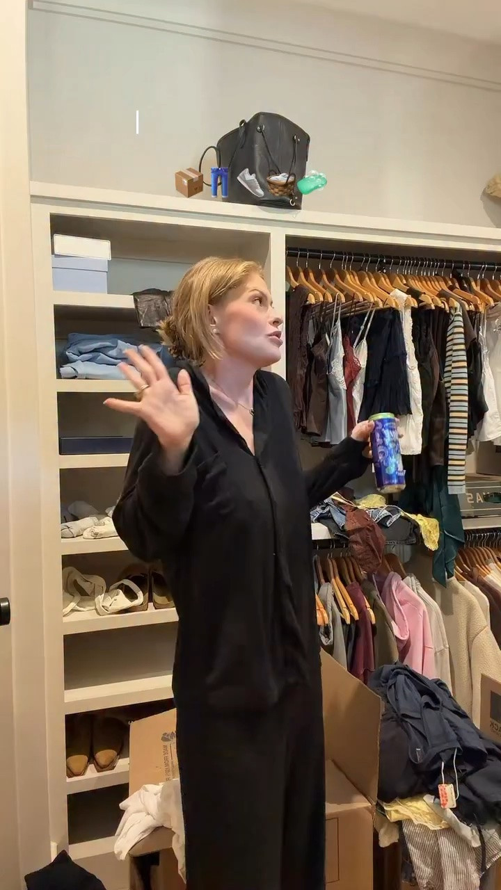 This took all day, but it feels so much better… I kinda hate myself for putting it off so long. 😅
#closet #cleaning #organize #home #cleanwithme