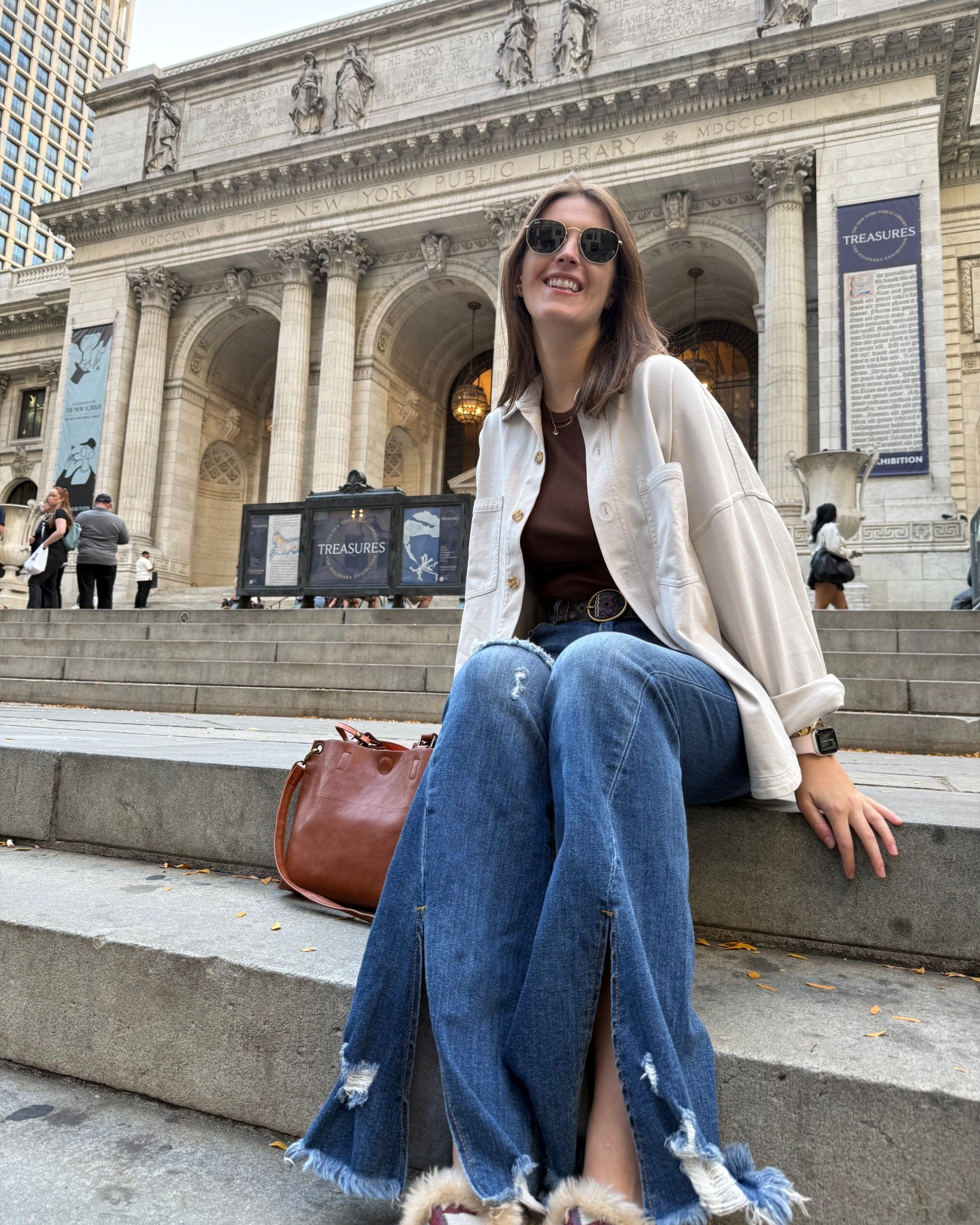 This Vuori button down is gonna be a staple for me this fall! It’s so soft and easy to throw on for a fall breeze! 

I’m also loving this basic Amazon tank top! Got in white and brown and will probably order a few more basic colors to wear all season with cardigans etc. 

Vuori will be part of the LTK Fall Sale later this month! Save this post for inspo 💗 


Fall Outfits | Fall Staple Pieces | Amazon Fashion | Risen Jeans | Casual Fall Outfits | September OOTD | Style Over 30 | Vuori | Ray Bans 

#LTKSeasonal #LTKStyleTip #LTKFallSale