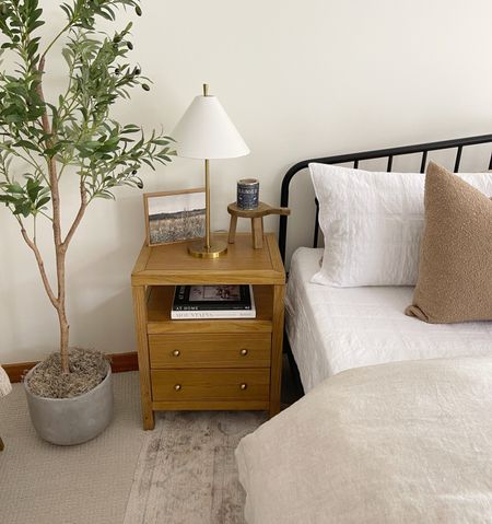 HOME \ nightstand and decor🤍

Bedding
Bed
Bedroom
Amazon 

#LTKFindsUnder100 #LTKHome
