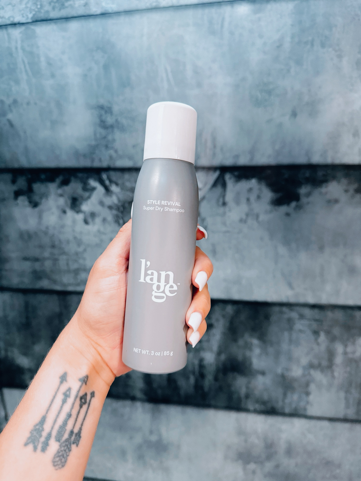 The volume this dry shampoo gives is INSANE! 
#LTKhair 
