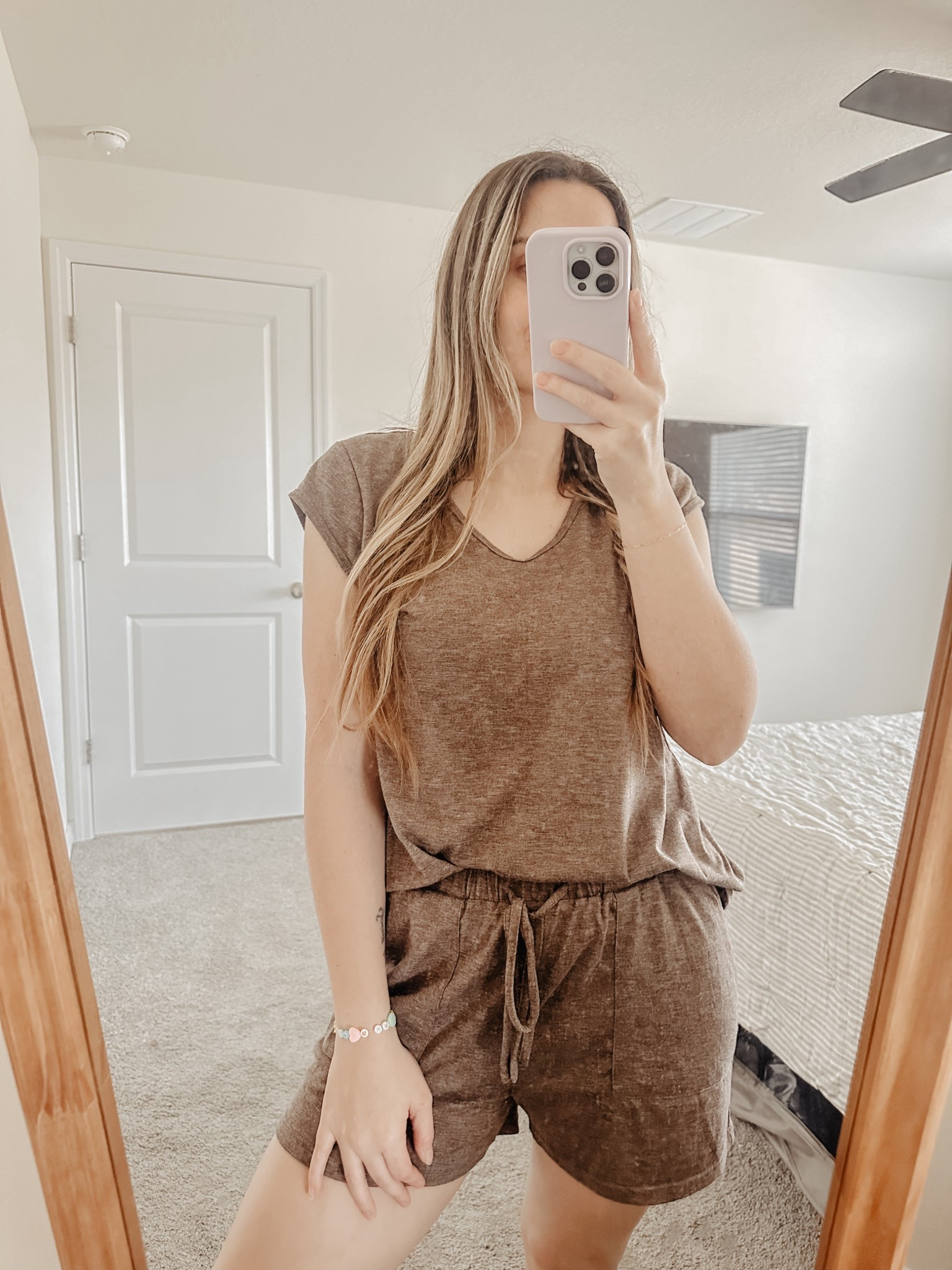 A lil matching lounge/sleepwear set 🤎

Amazon finds, sleep set, lounge set, home outfit, sahm clothes, comfy clothes 

#LTKMostLoved #LTKSeasonal #LTKStyleTip

#LTKFallSale #LTKStyleTip #LTKSeasonal