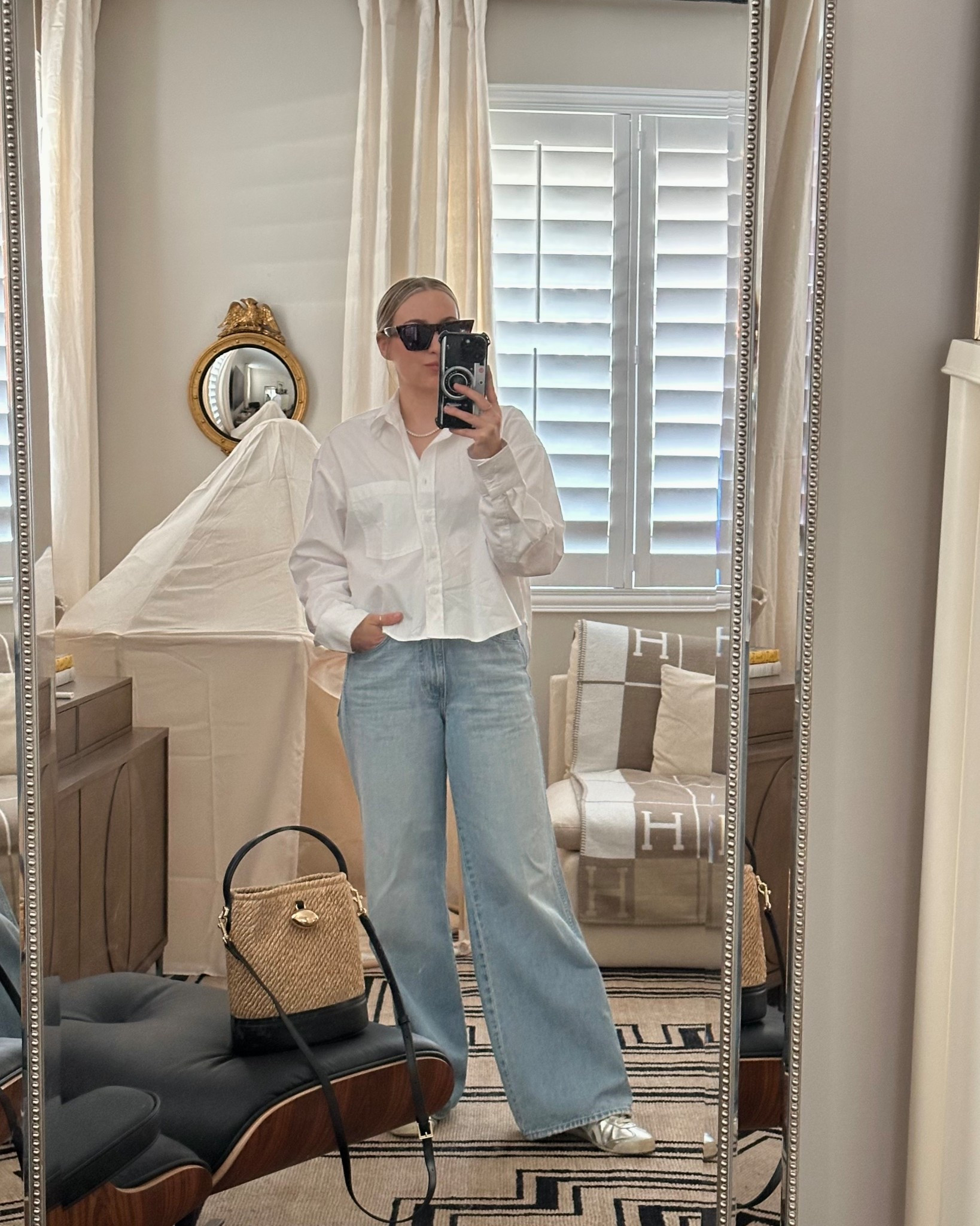 Today’s look, cropped oxford button down (on sale!), Amo wide leg jeans, Amazon sunnies, silver onitsuka sneakers

#LTKSaleAlert
