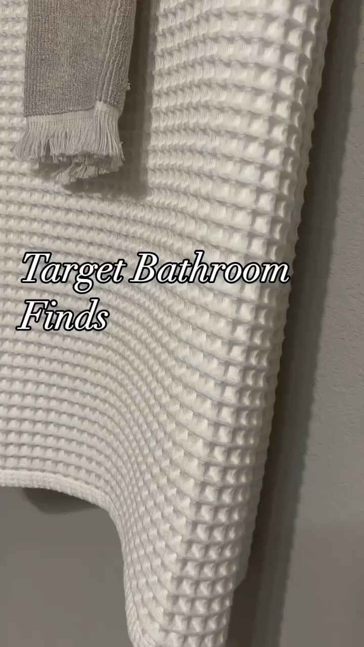 Neutral bathroom decor finds from @target. Hearth & Hand towels, rug shower curtain, candle and woven bin. 


#LTKfindsunder50 #LTKhome