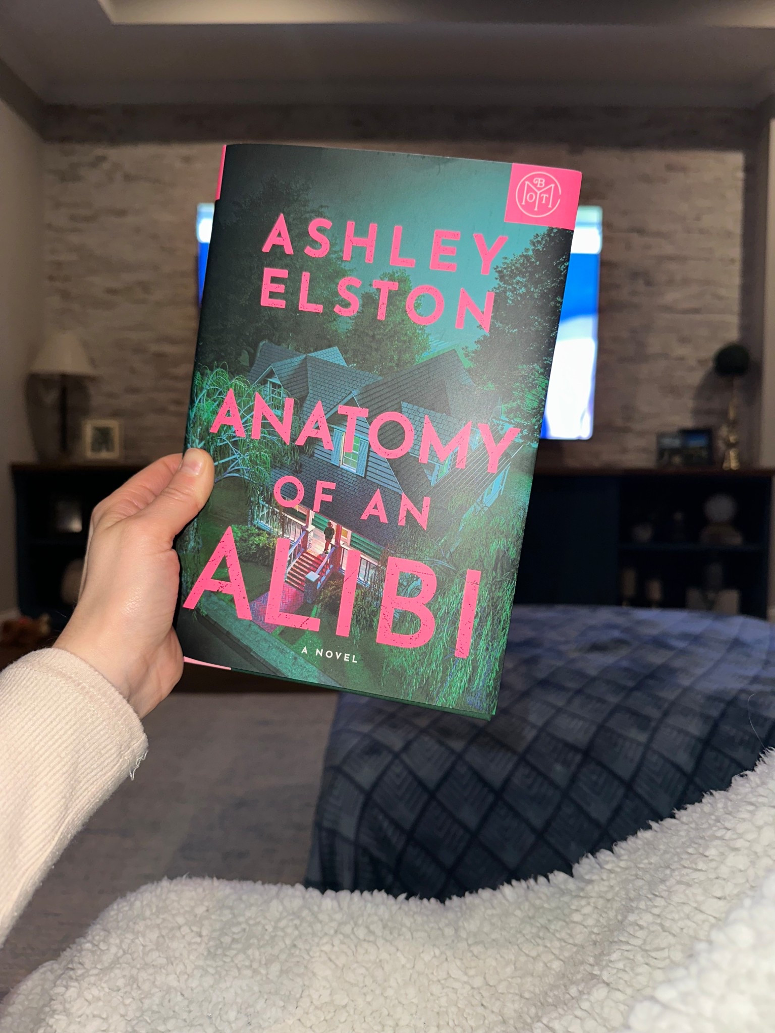 january book of the month pick 📚

#LTKSaleAlert #LTKstorytime #LTKHome