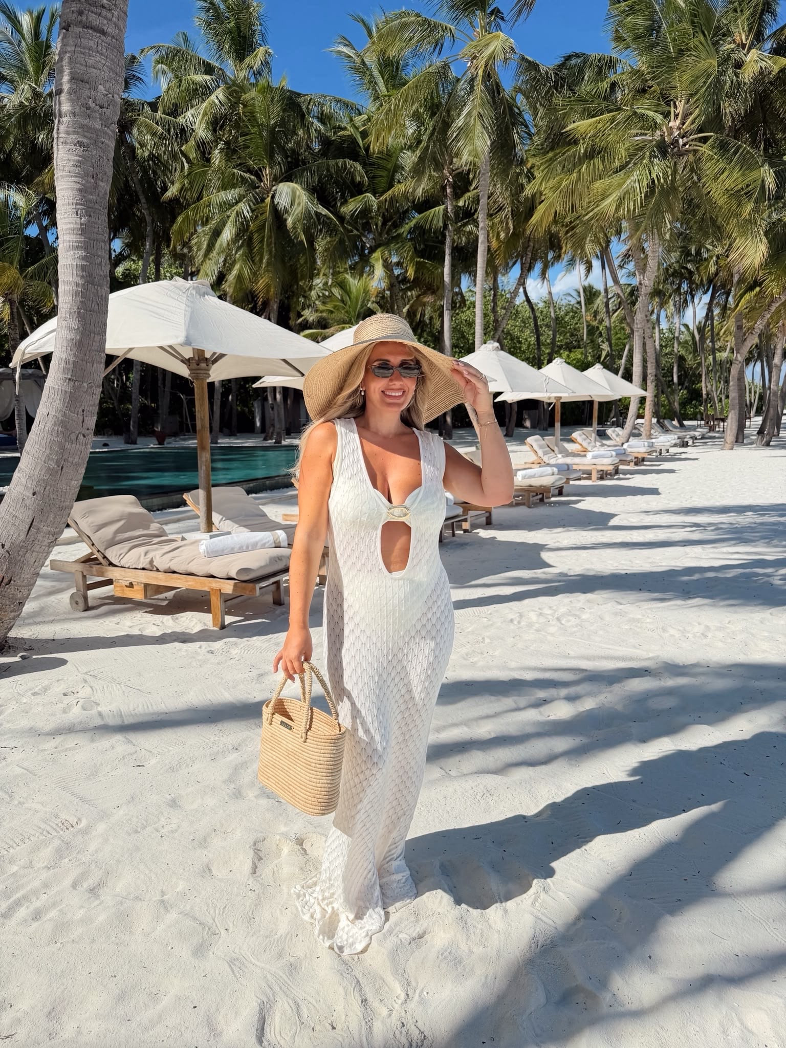 Beach outfit 🤍

Beach ootd, beachwear dress, swimwear, beachwear, euro summer

#LTKuk #LTKsummer #LTKswimwear
