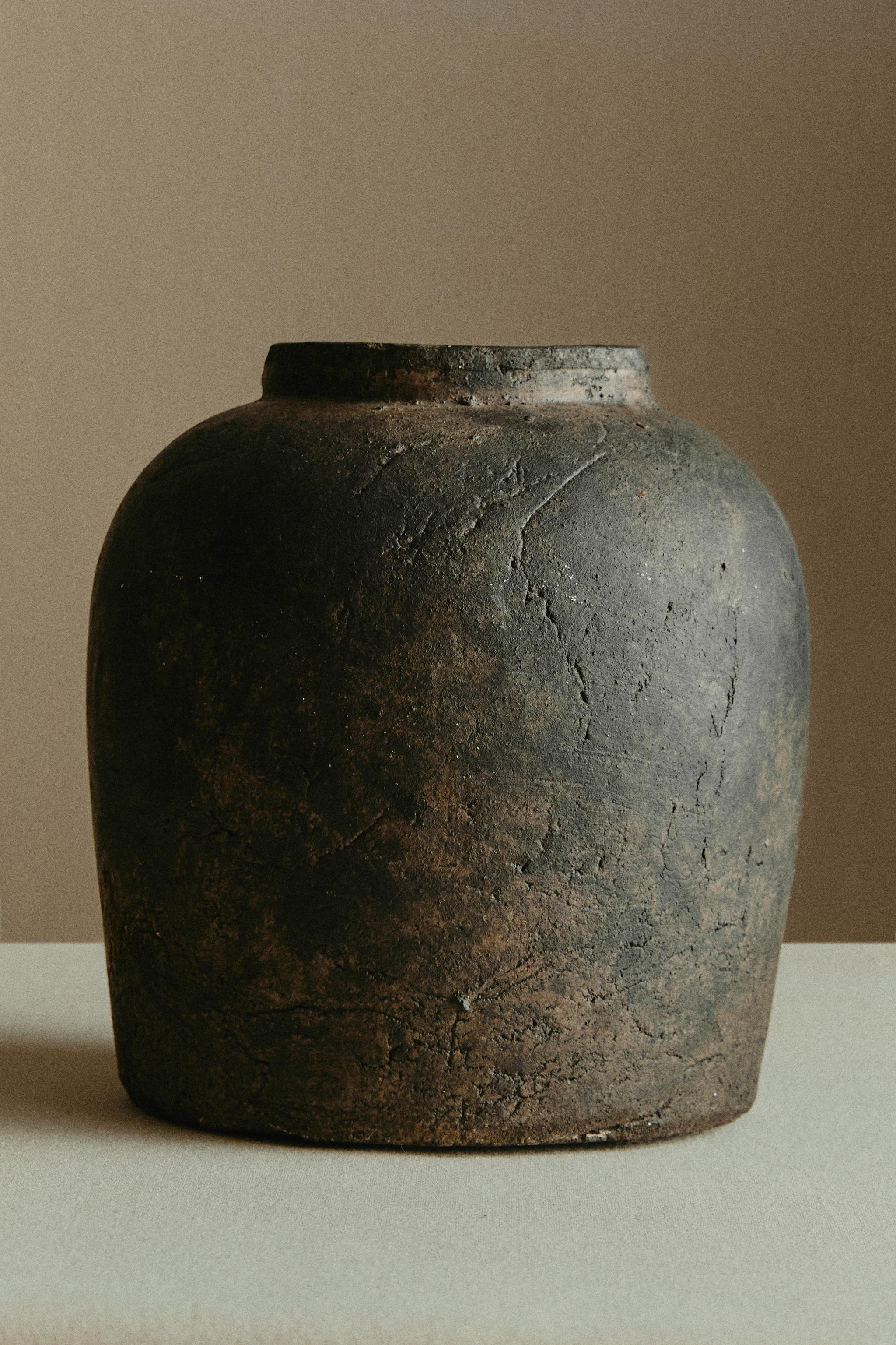 DISTRESSED TEXTURE CERAMIC VASE | Zara US