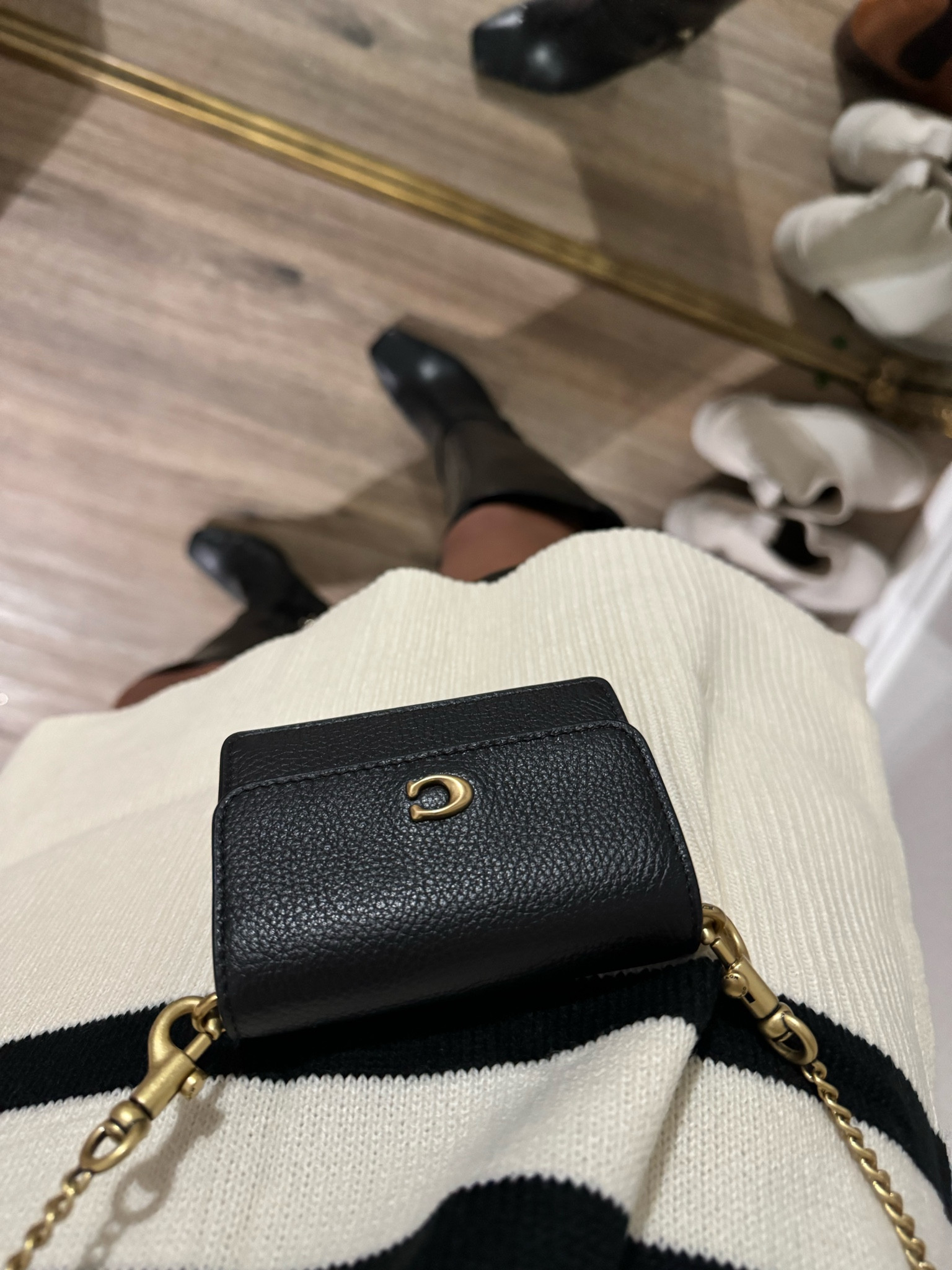 Please if you get your bestie anything this Christmas, get her a belt purse!!!! @coach @nordstrom 

#LTKCyberWeek #LTKGiftGuide #LTKHoliday