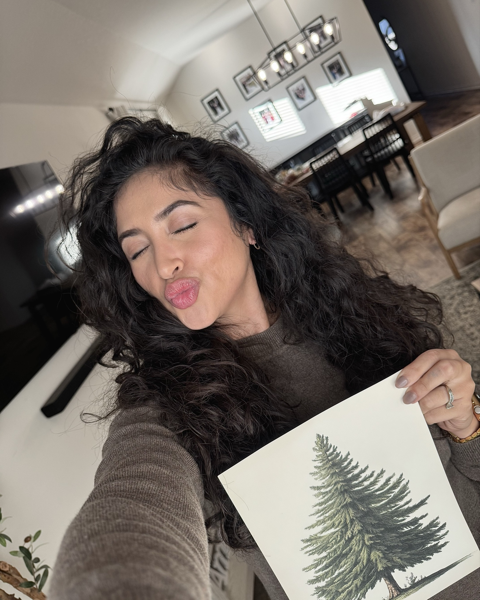 Christmas tree photo 🌲

#LTKHoliday #LTKSeasonal #LTKHome