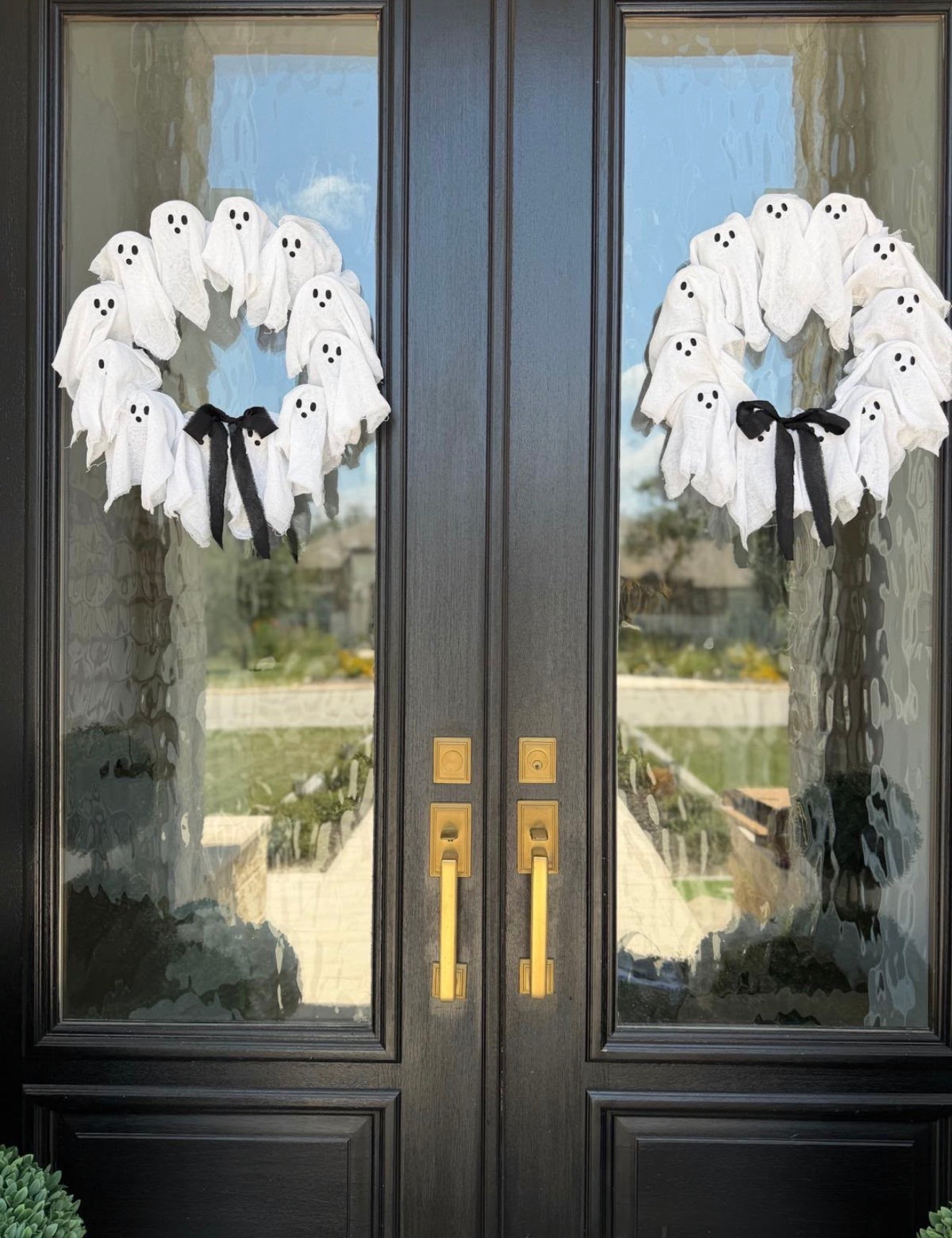 Cute ghosts Wreaths on Amazon 

Follow me @miriamobrien on IG and TikTok 

#Amazon#AmazonHomeDecor #Wreaths#Halloween

#LTKSeasonal #LTKOver40 #LTKHome
