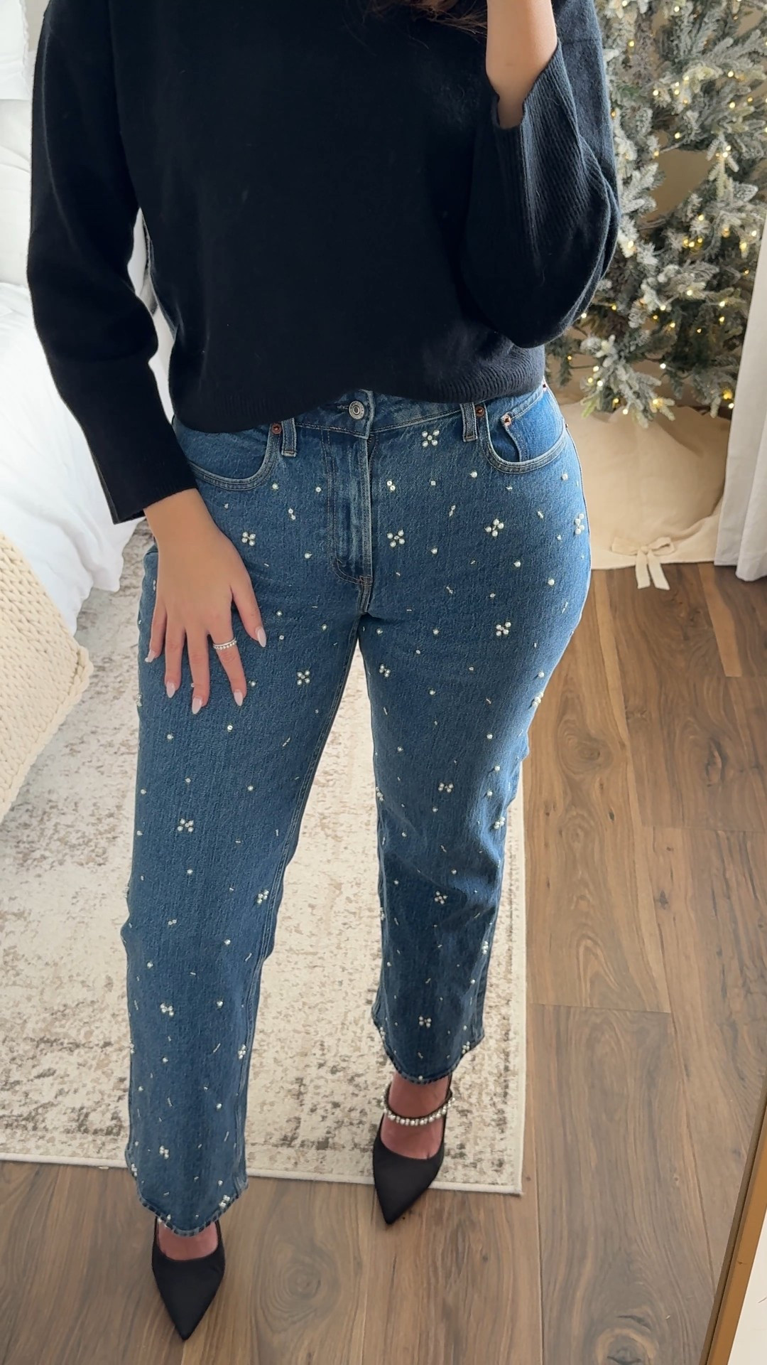 Sizing: 
Jeans - size 28 regular curve love (run tts & I am 5’10)
Sweater - size Small
Heels - tts

#LTKHoliday