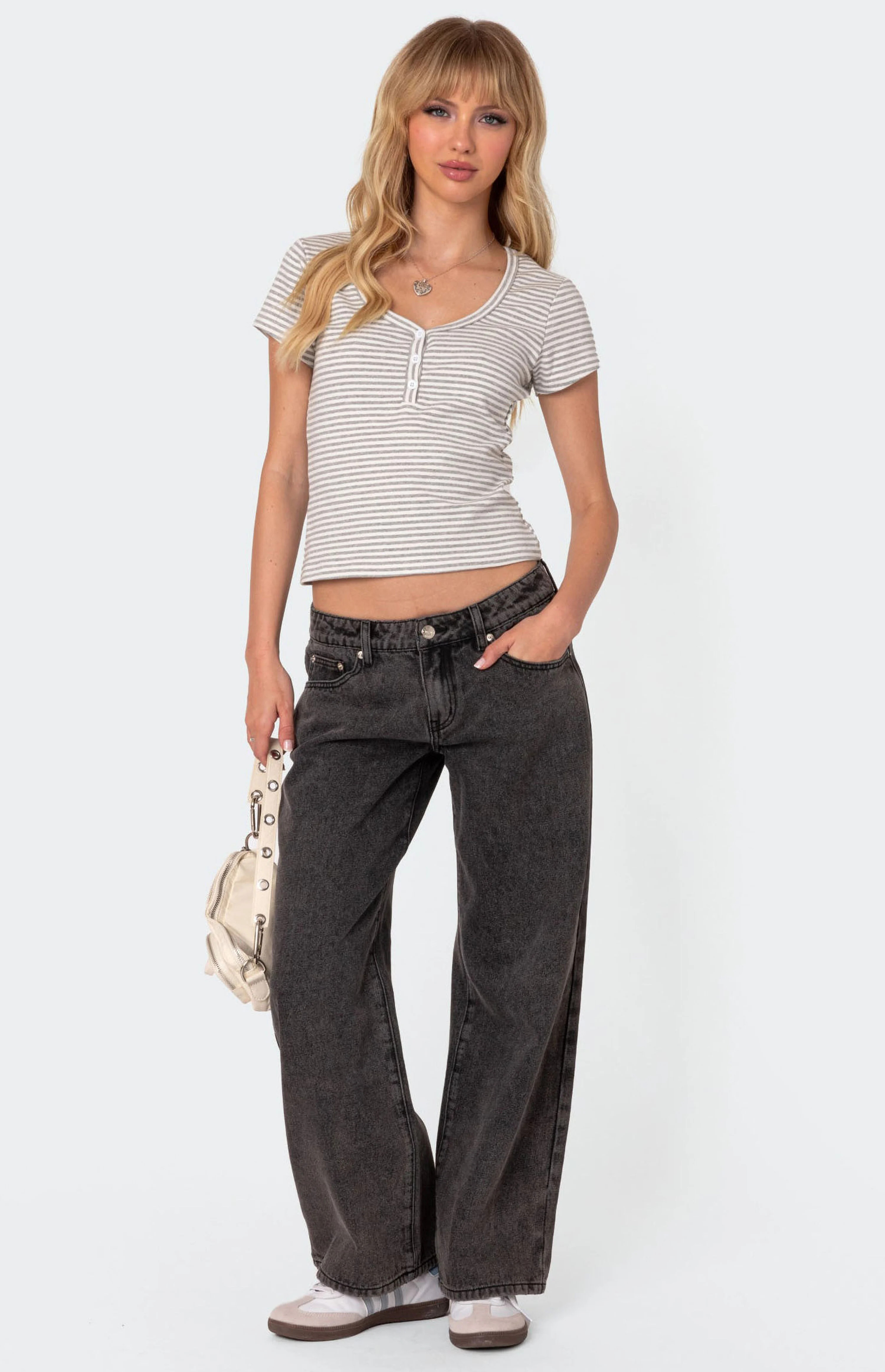 Edikted Petite Raelynn Washed Low Rise Jeans | PacSun