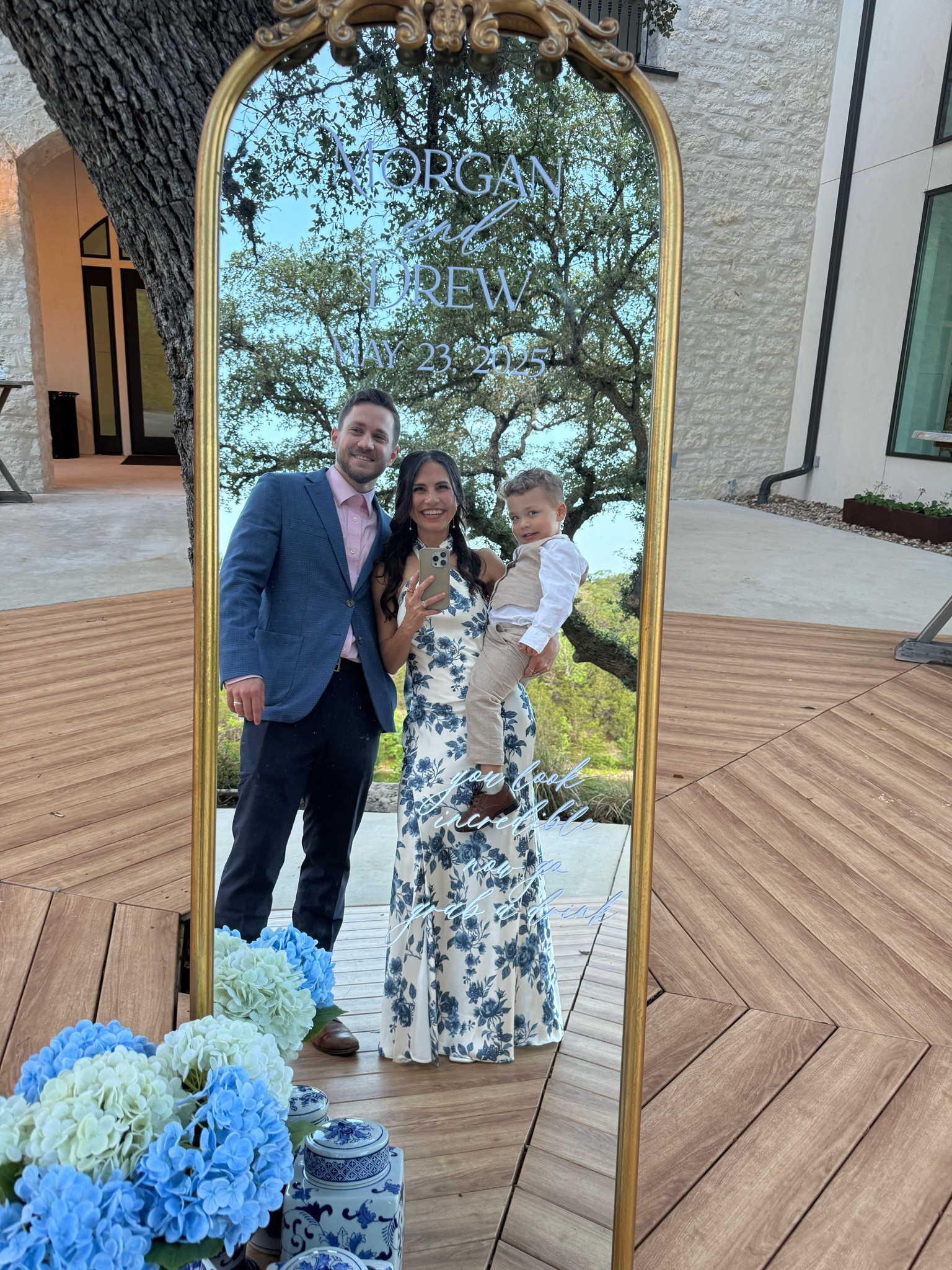 Fonts I used for this DIY wedding selfie mirror sign!