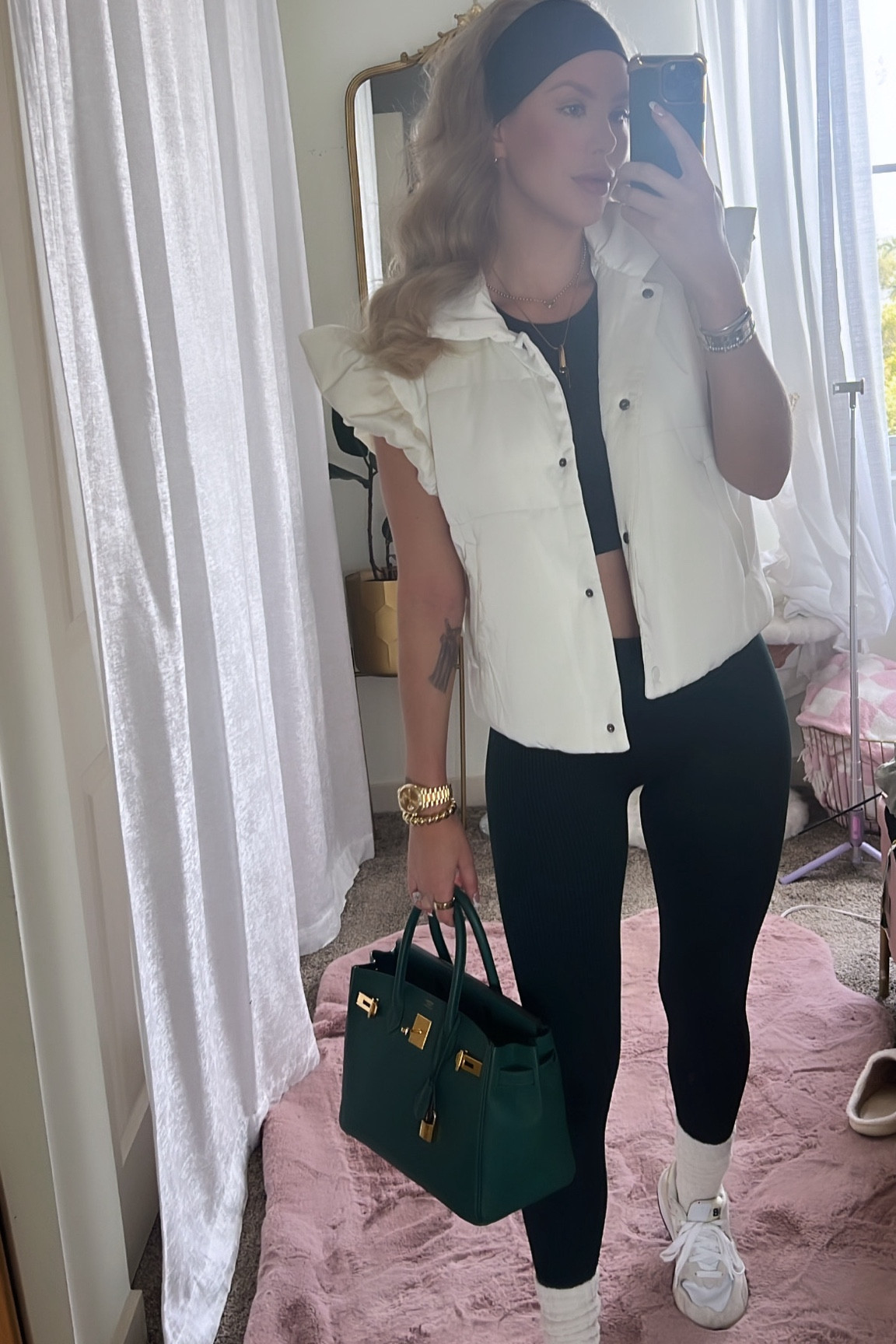 Wearing small in the activewear and vest 

#LTKfitness #LTKtravel