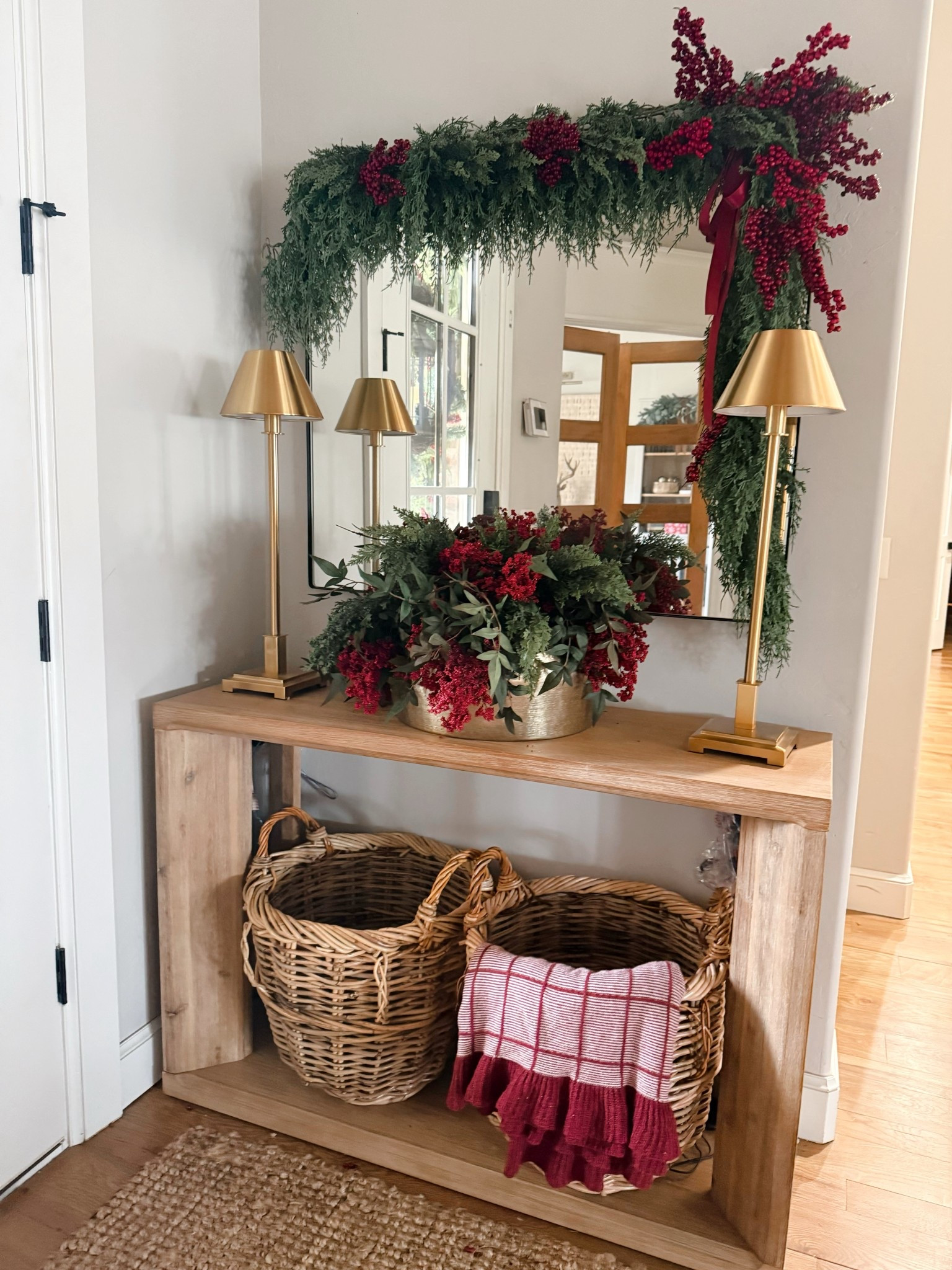 Christmas Console #christmas #christmas2025 

#LTKHome #LTKHoliday