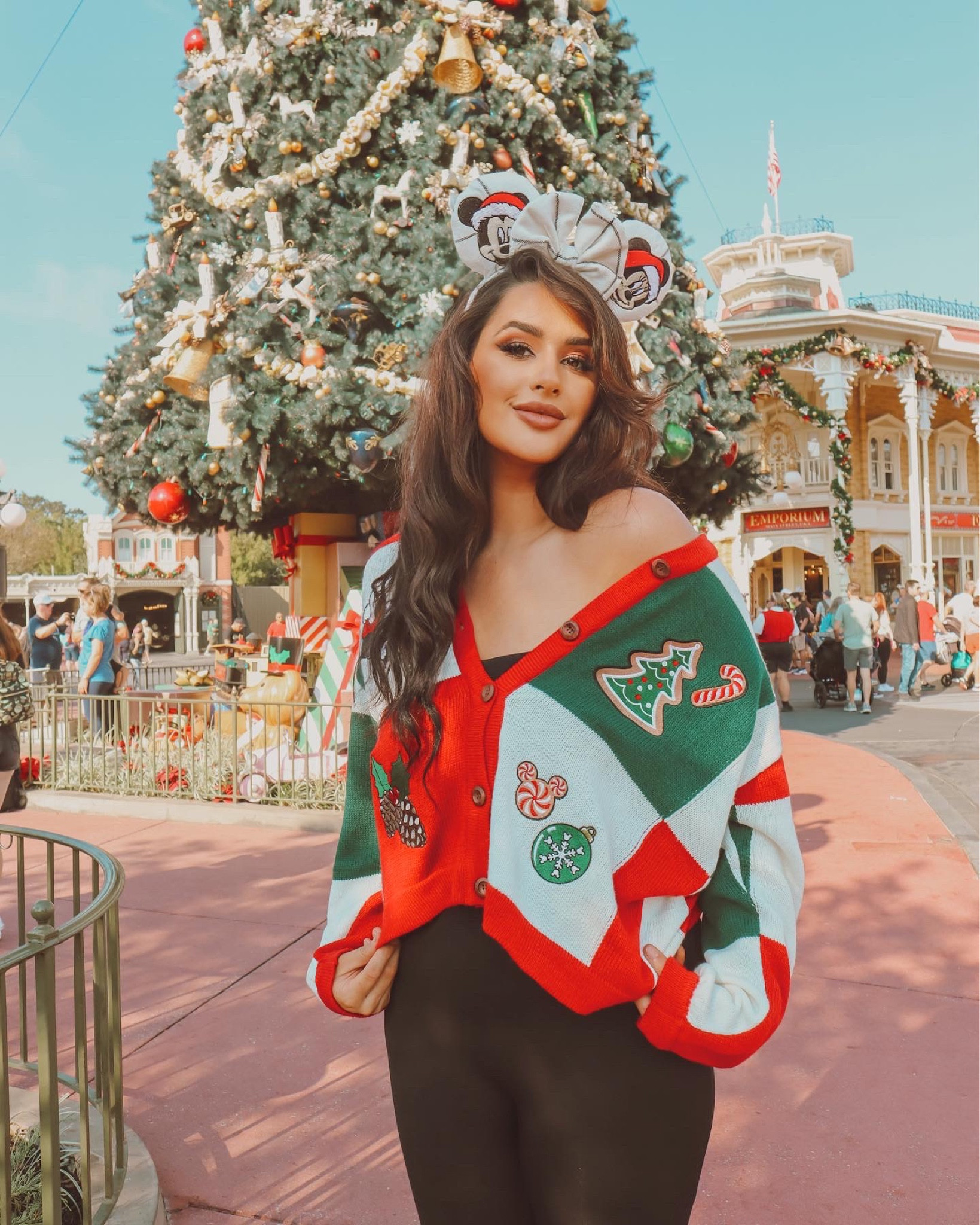 Dream cardigan 😭🎄❤️

#christmasfits #mickeymouse 