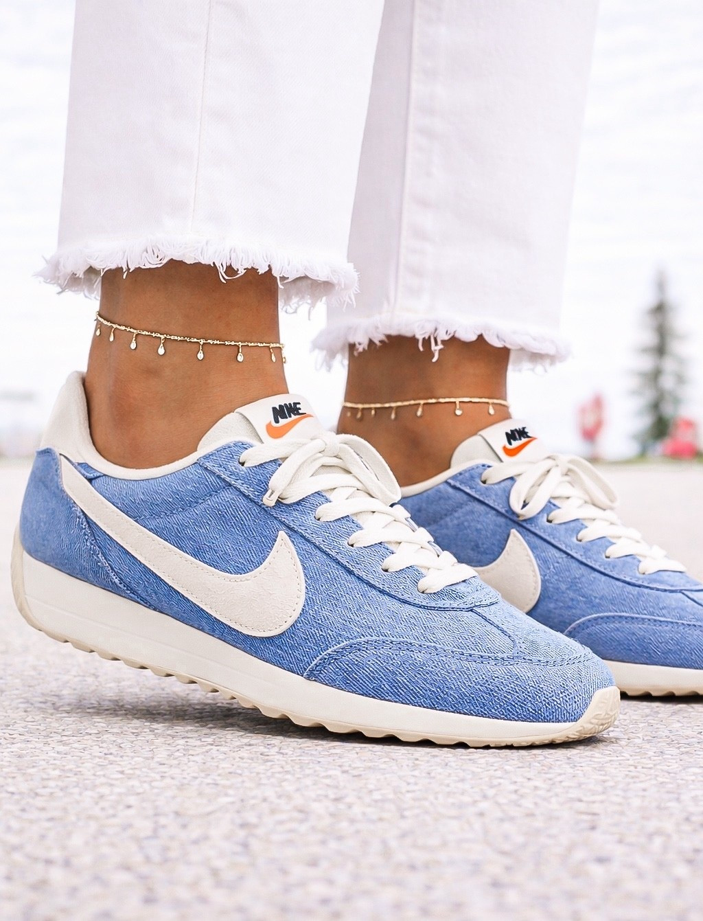 OK hear me out… DENIM sneakers are IT right now 👖🔥

And when Nike drops a denim pair??
Yeah… I’m OBSESSED.

These are that perfect mix of:
✔️ casual
✔️ elevated
✔️ sporty but CUTE

And the best part?? They go with EVERYTHING:
🤎 camo
🐆 cheetah
🤍 white denim
🌈 colored denim

Like… they instantly make your outfit look styled without even trying.

Throw them on with:
👗 a romper
🖤 a jumpsuit
🧢 a cute trucker hat

…and you’re out the door looking put together in 2 seconds 🙌🏼

These are a little dressier than your typical athletic sneaker which makes them SO good for everyday mom life but still cute enough to actually feel styled.

🚨 instant add to cart energy 🚨

Trust me… once you see these on, you’re going to be like “why didn’t I get these sooner?” 😅

Comment DENIM and I’ll send you the link before they’re gone.

#LTKmomlife #LTKdayinmylife #LTKgrwm