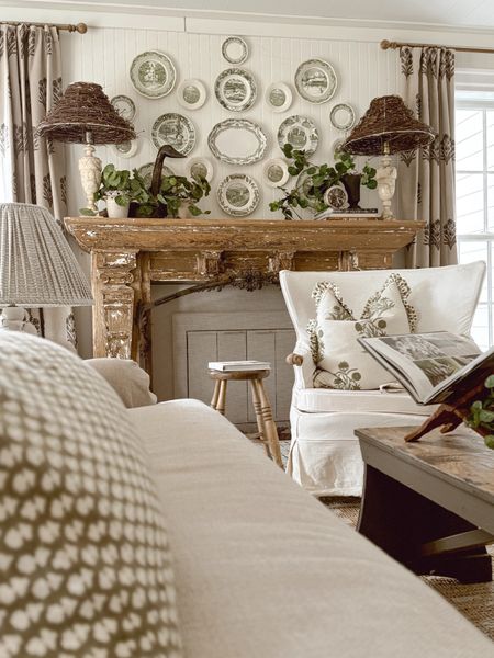 Cozy living room sources - the rest is antique 🫶🏼