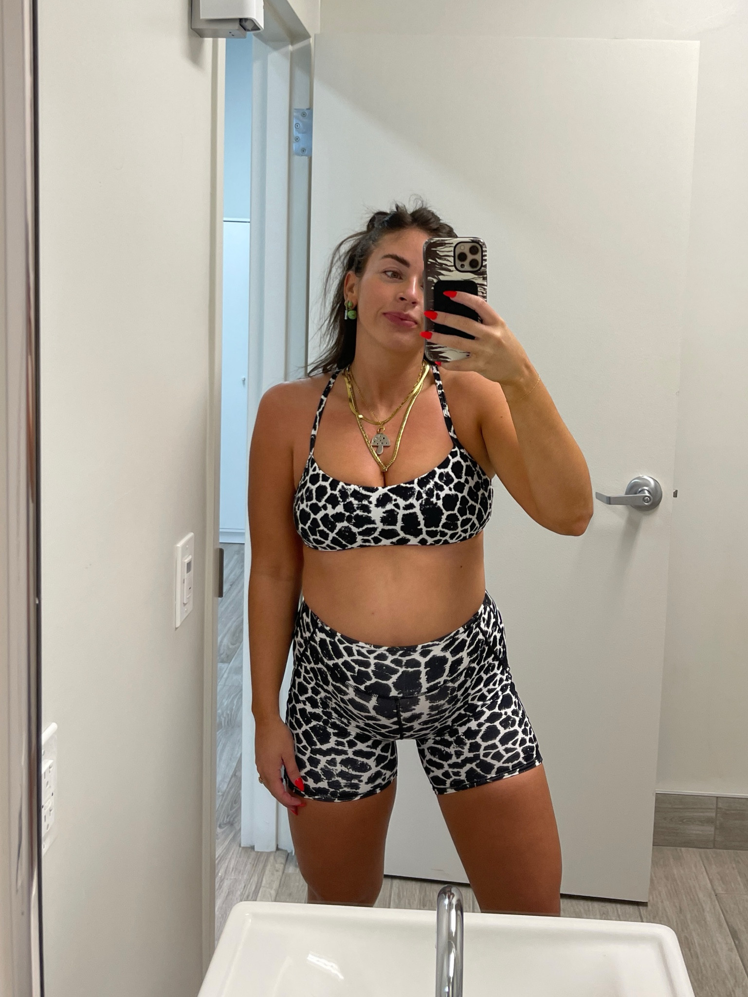 Wearing small in both pieces!! 