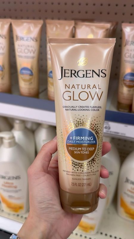 Sunkissed skin & ready for spring #ad thanks to @jergens Just picked up this Jergens Natural Glow Daily Moisturizer + firming from @target 🙌🏼 I love that I can use it daily + it’s streak-free finish makes it so easy to put on 
#target #targetpartner #jergenspartner

#LTKfindsunder50 #LTKfindsunder100 #LTKbeauty
