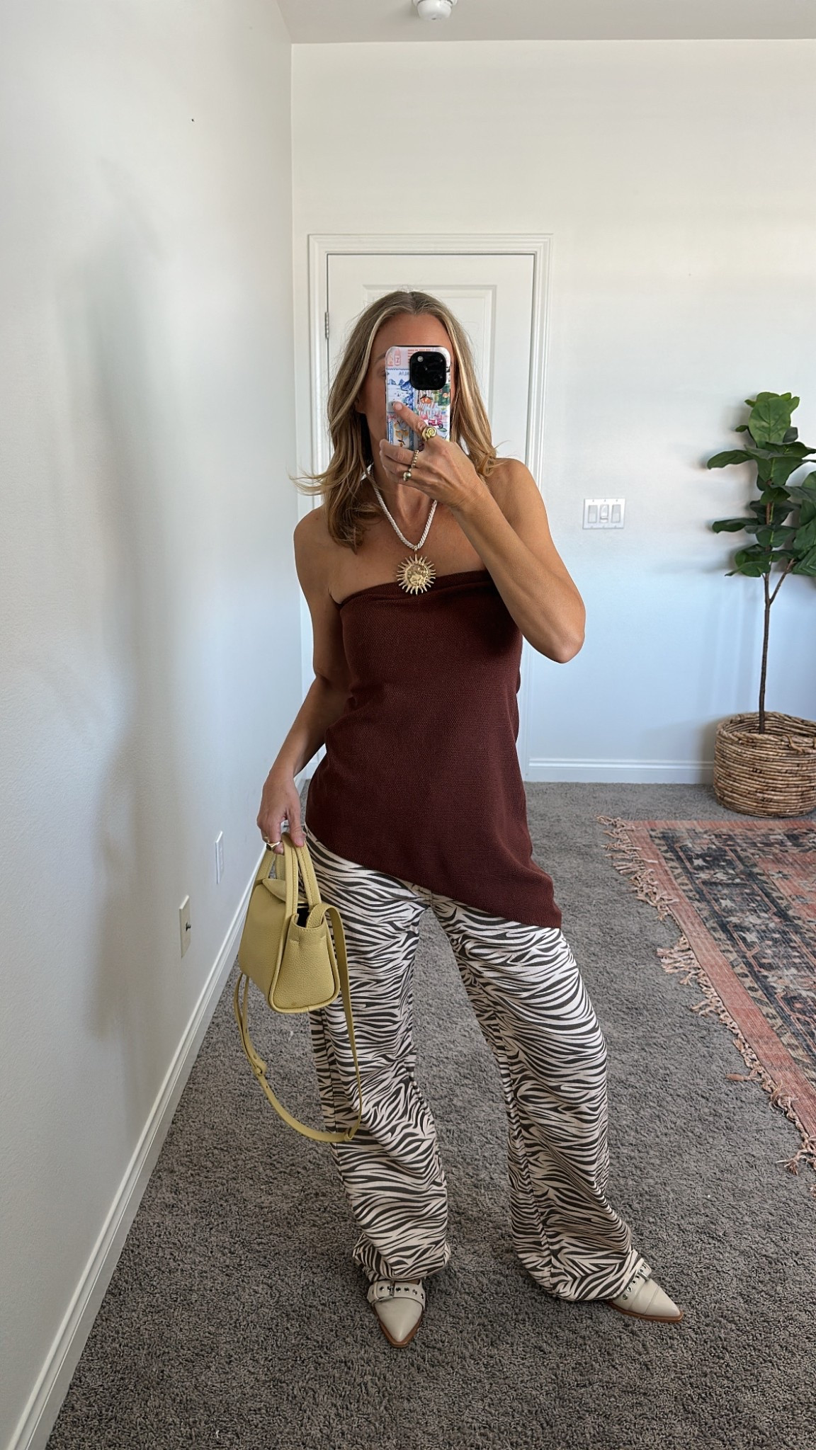 How fun are these pants?! 

#LTKStyleTip #LTKSeasonal #LTKFindsUnder100