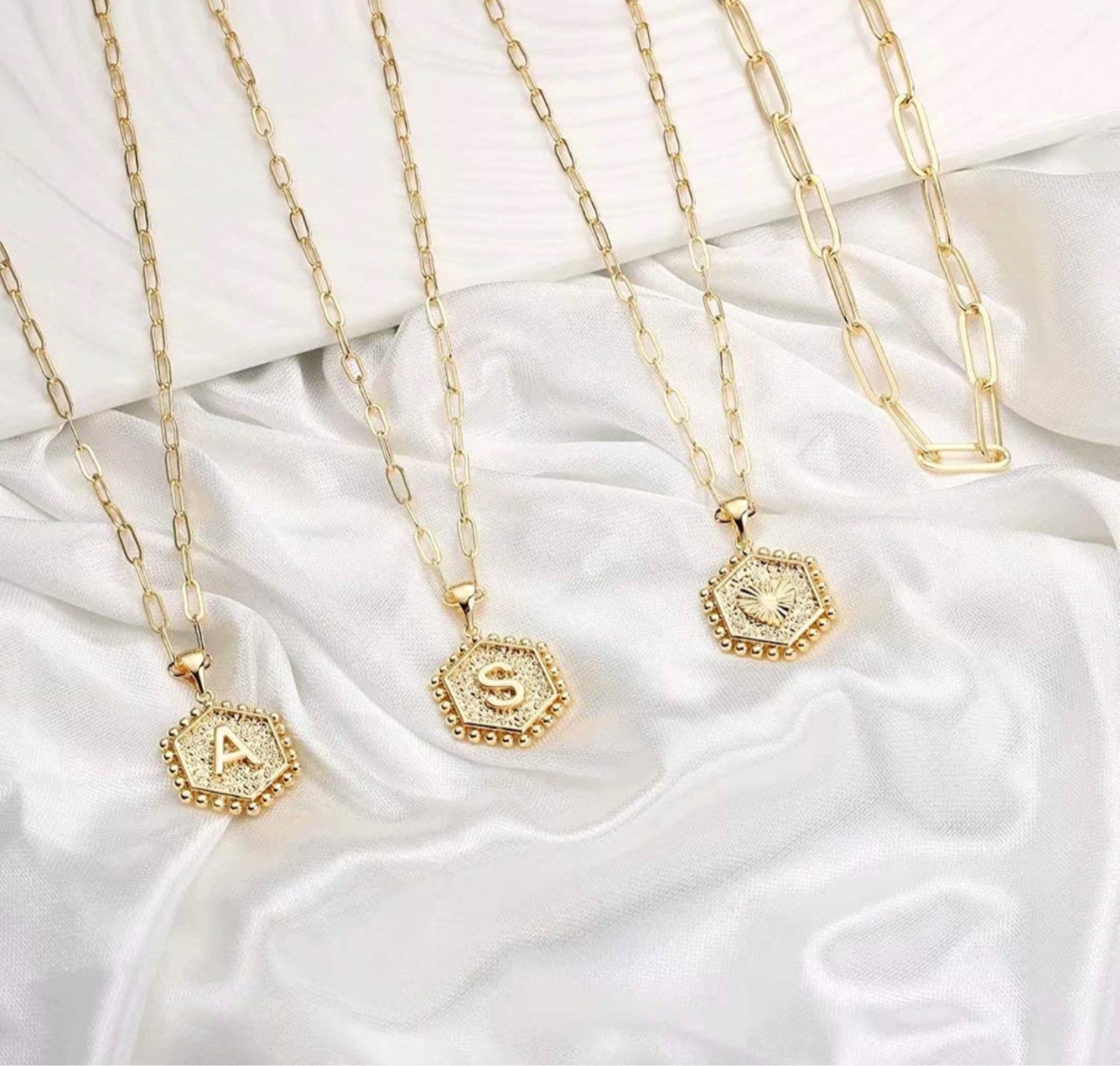 INITIAL NECKLACE 

#LTKFind #LTKGiftGuide #LTKunder100
