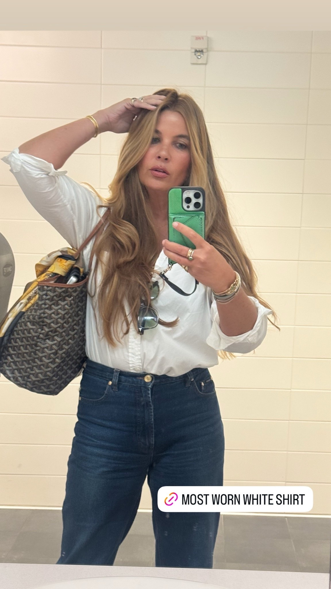 Crisp and classic. I wear this at least once a week…size medium. 
Sea Glass in hair (LTK15), TF sunnies and vintage Eacada jeans. Lips are Ciele Cassette.

#LTKdayinmylife #LTKBeauty #LTKWorkwear